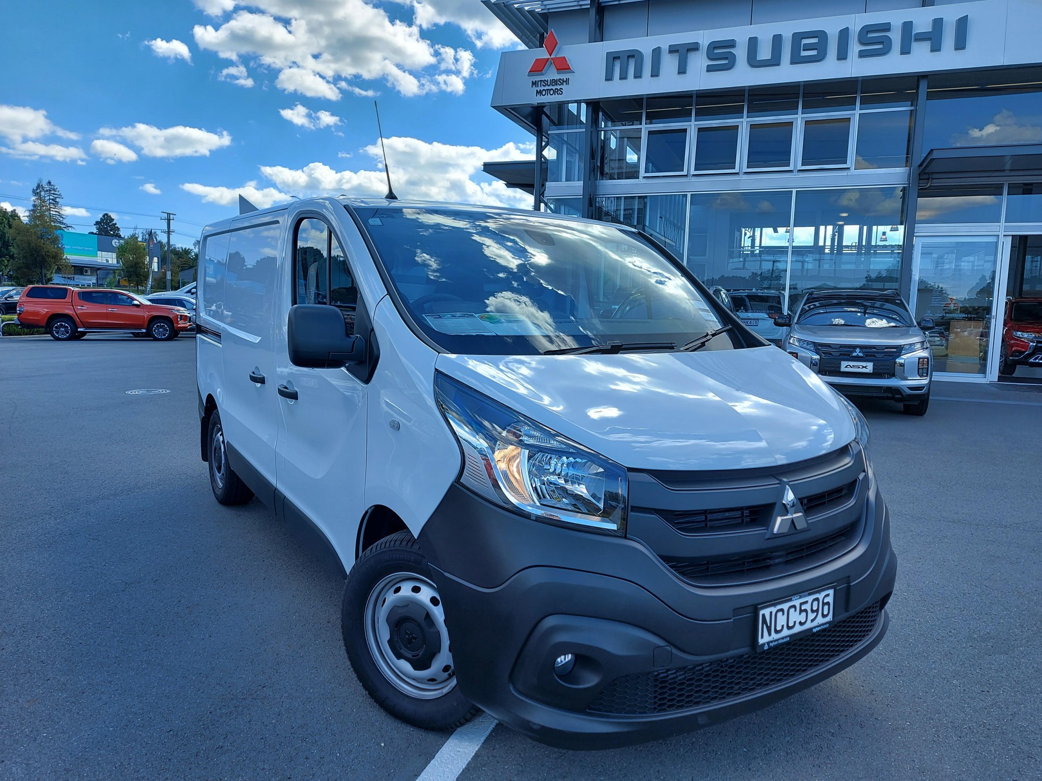 Mitsubishi Express 2020 | SWB 1.6L Turbo Manual