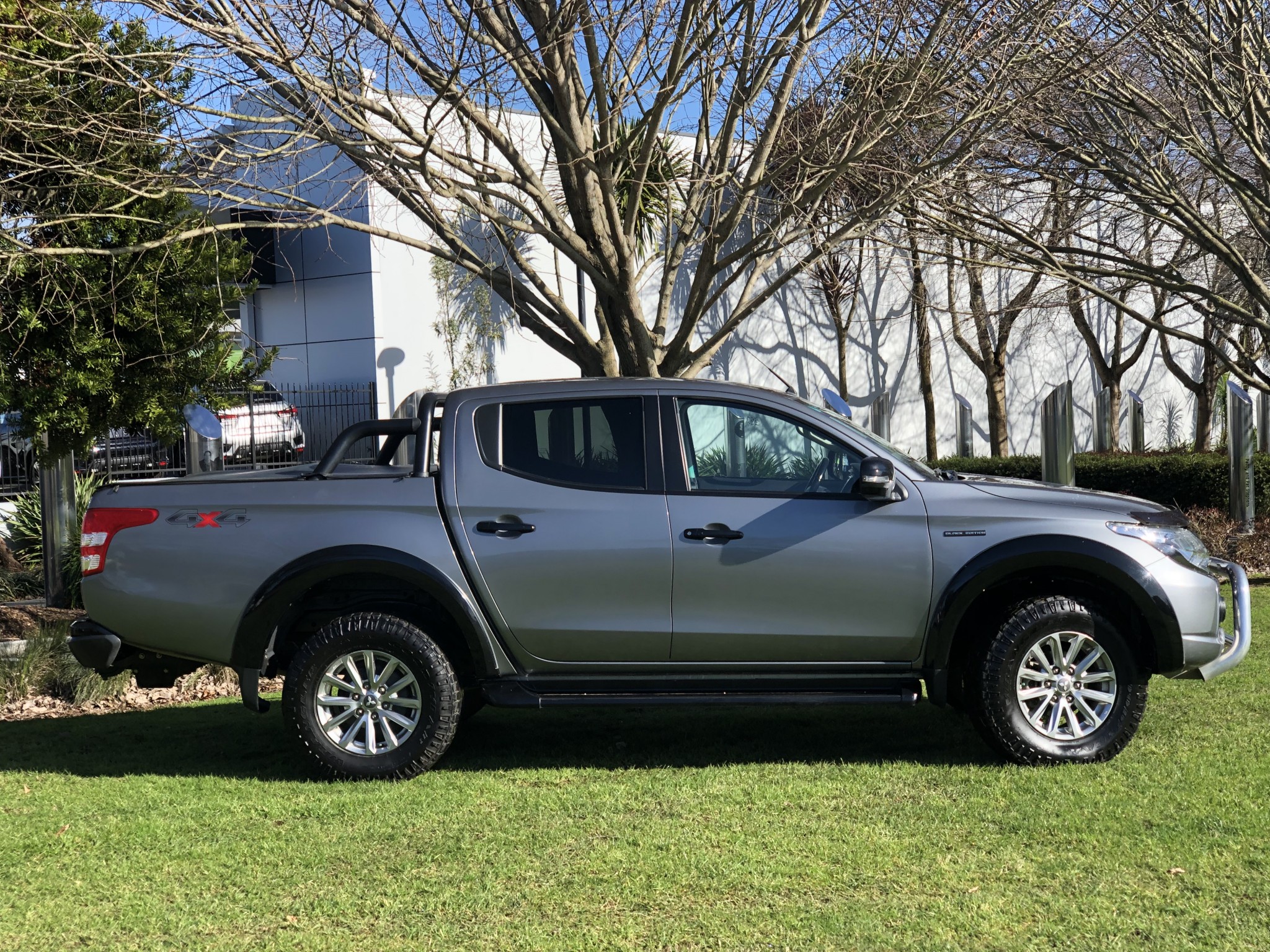 Mitsubishi Triton 2018 | GLSB 2.4D DC 4WD 6sp Manual Black Edition 4X4