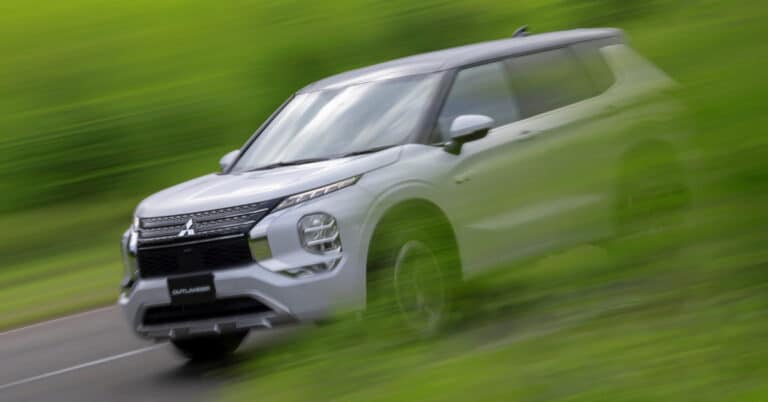 Mitsubishi presents new Outlander PHEV