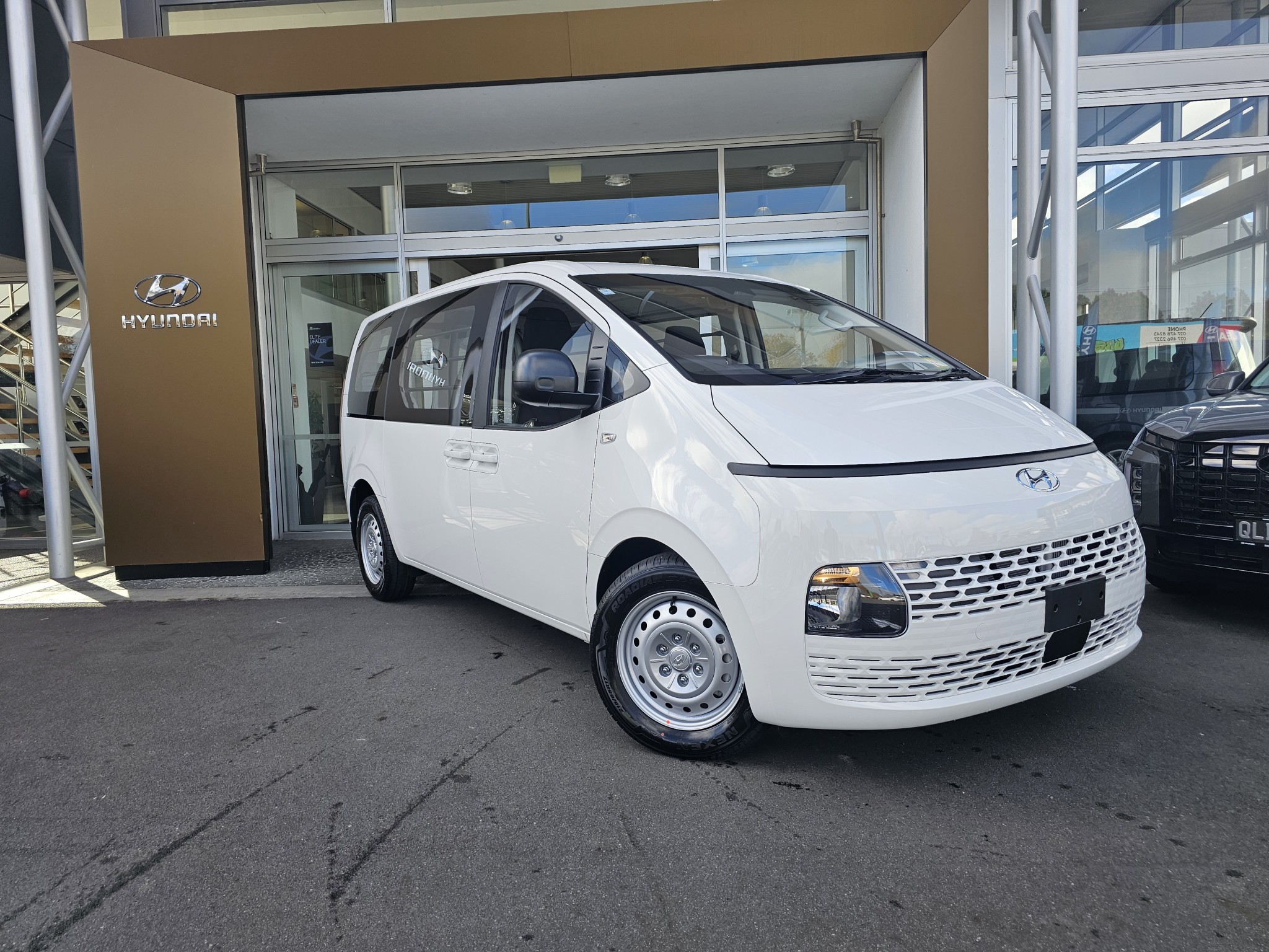 2024 Hyundai Staria | LOAD 2.2DT/8AT | 23614 | 1