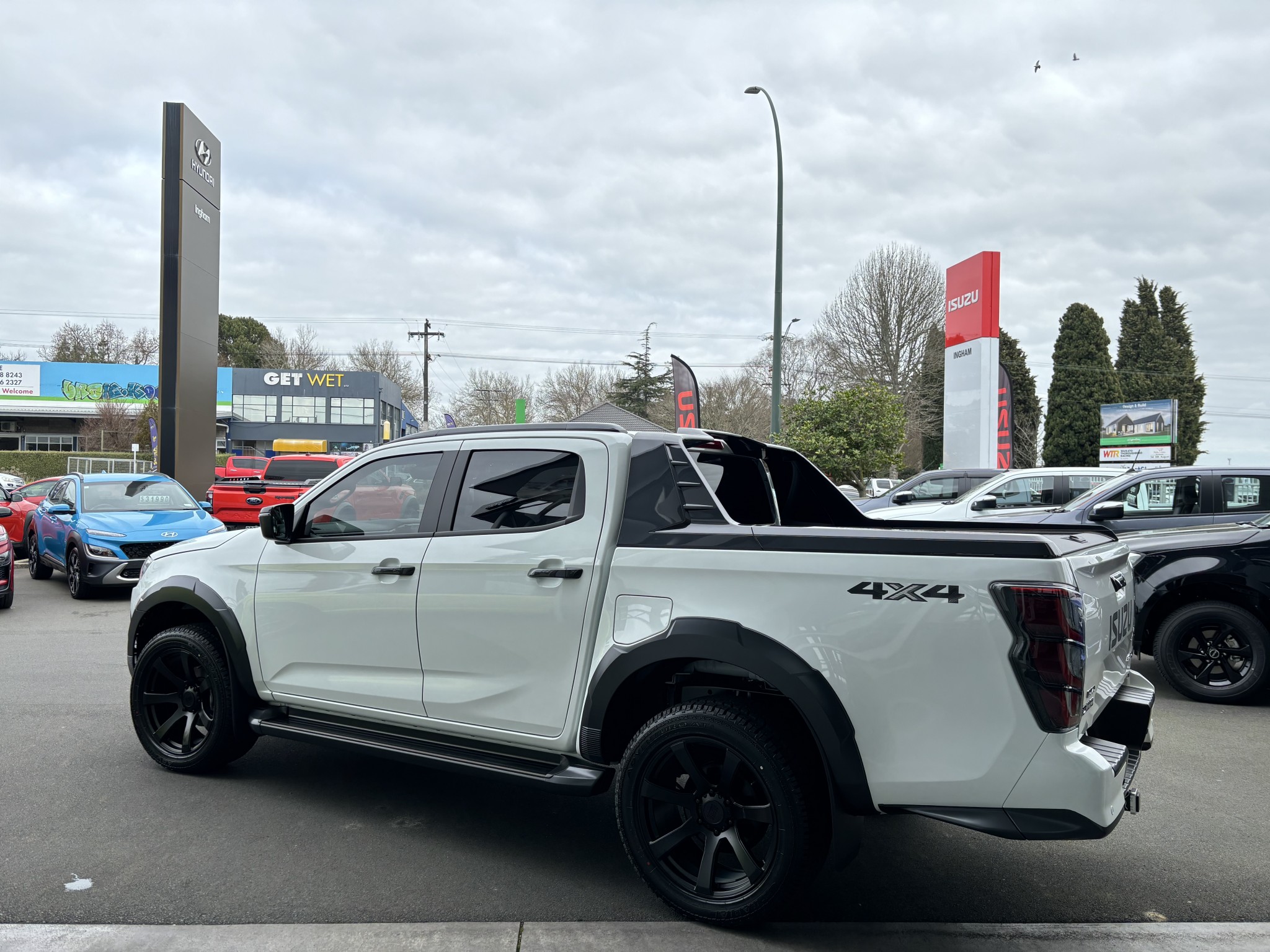 2024 Isuzu D-MAX | X-TERRAIN 3.0D 4WD | 24387 | 4