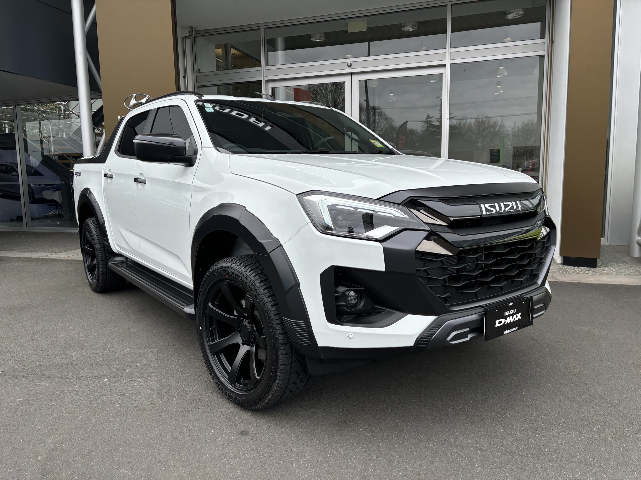 2024 Isuzu D-MAX | X-TERRAIN 3.0D 4WD | 24387 | 6