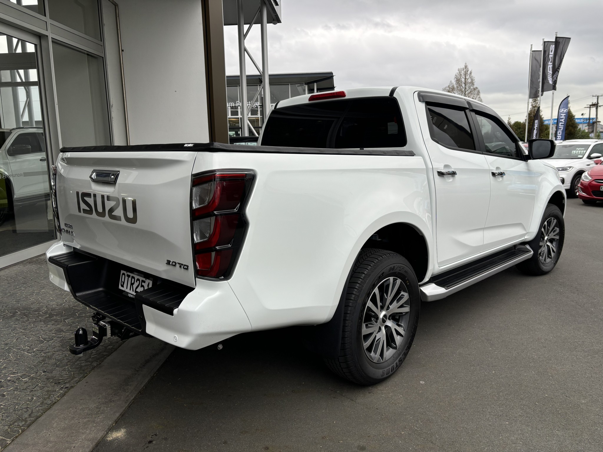 2024 Isuzu D-MAX | LS 3.0D 2WD | 24562 | 4