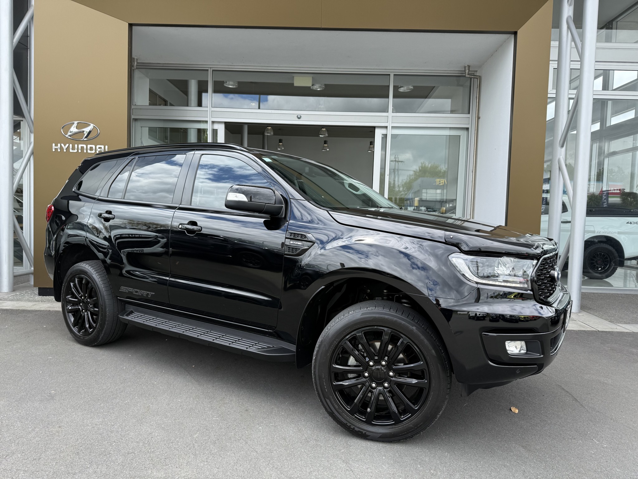 2021 Ford Everest | SPORT 2.0D/4WD/10AT | 24950 | 1