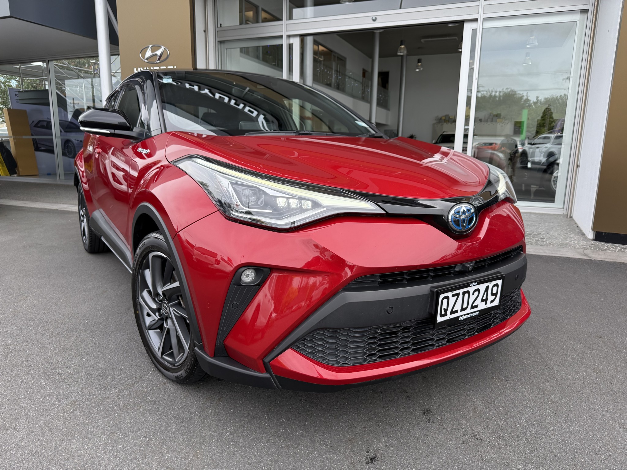 2021 Toyota C-HR | LIMITED 1.8PH/HD | 25377 | 6