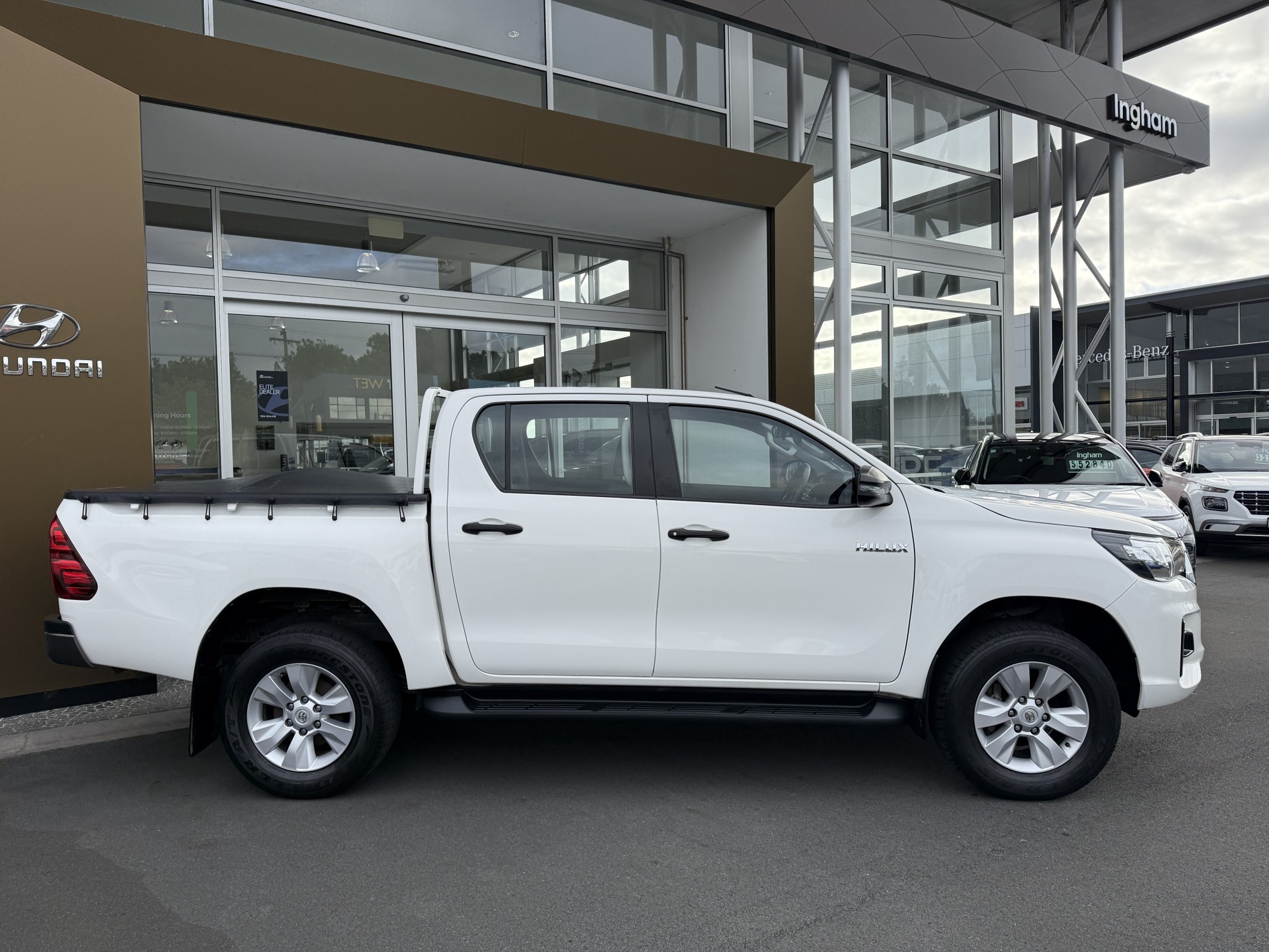 2020 Toyota Hilux | SR TD DC 2.8DT | 25590 | 5