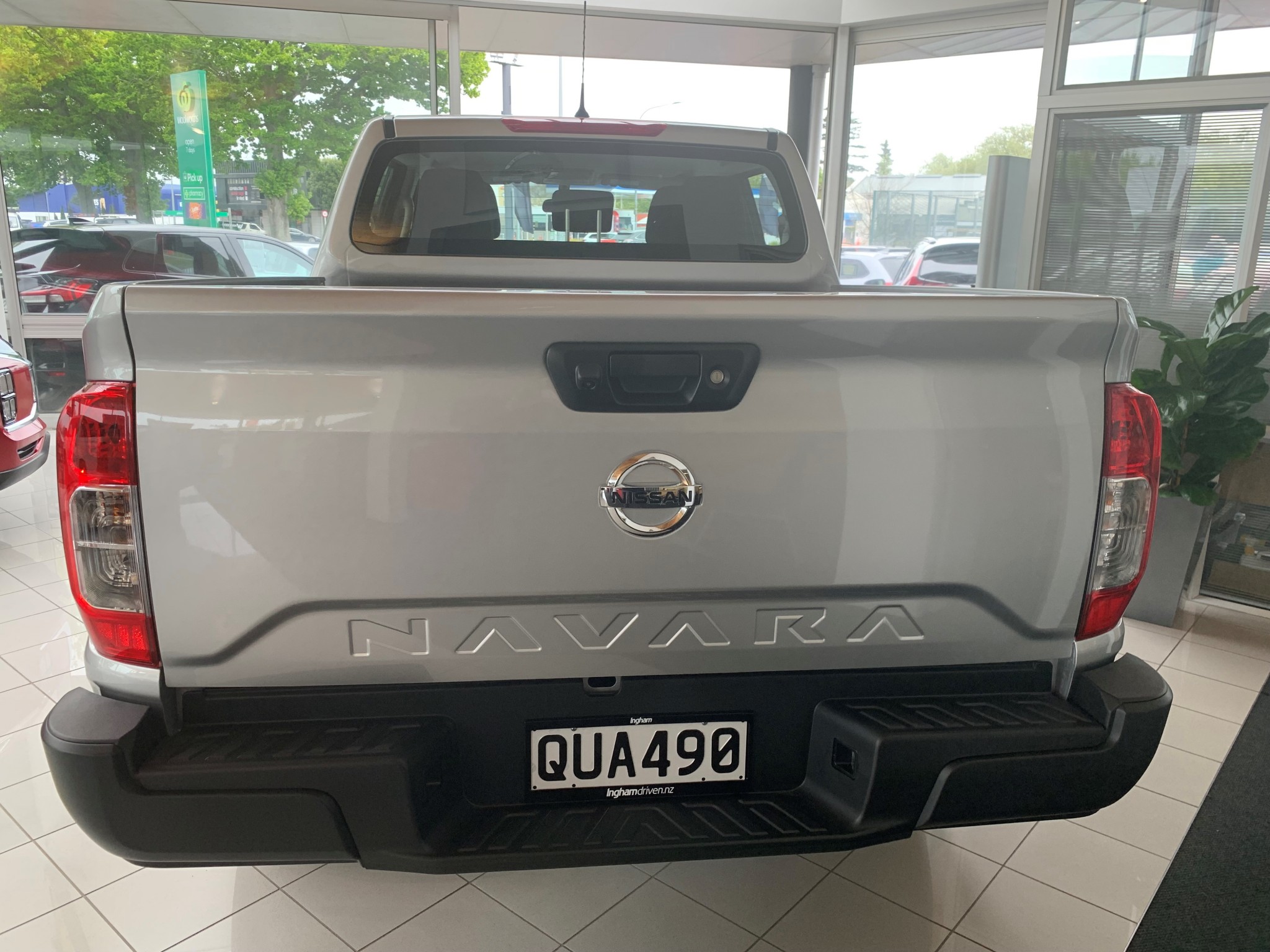 2024 Nissan Navara | SL 2.3D/4WD/7AT | 24781 | 3