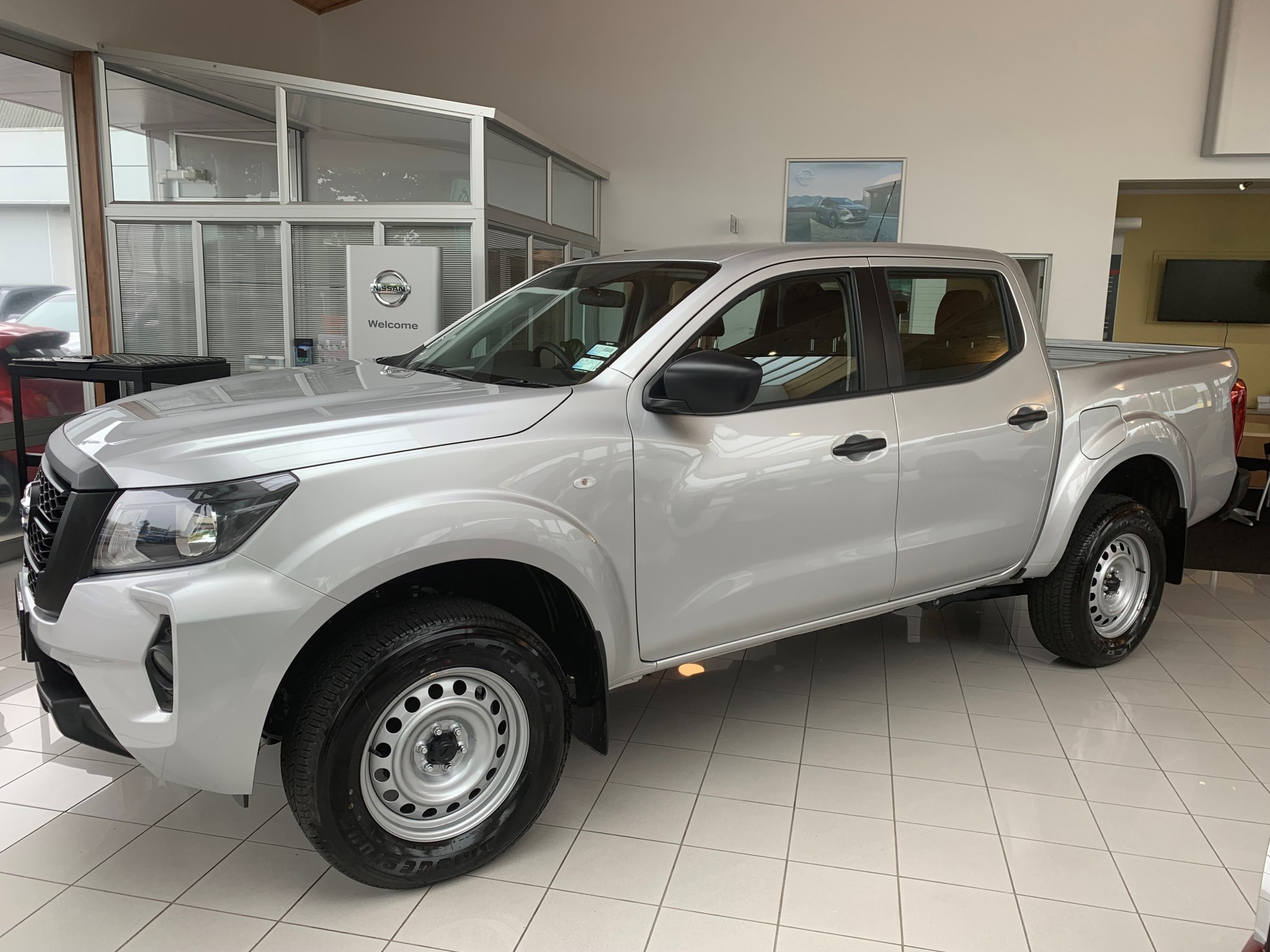 2024 Nissan Navara | SL 2.3D/4WD/7AT | 24781 | 6