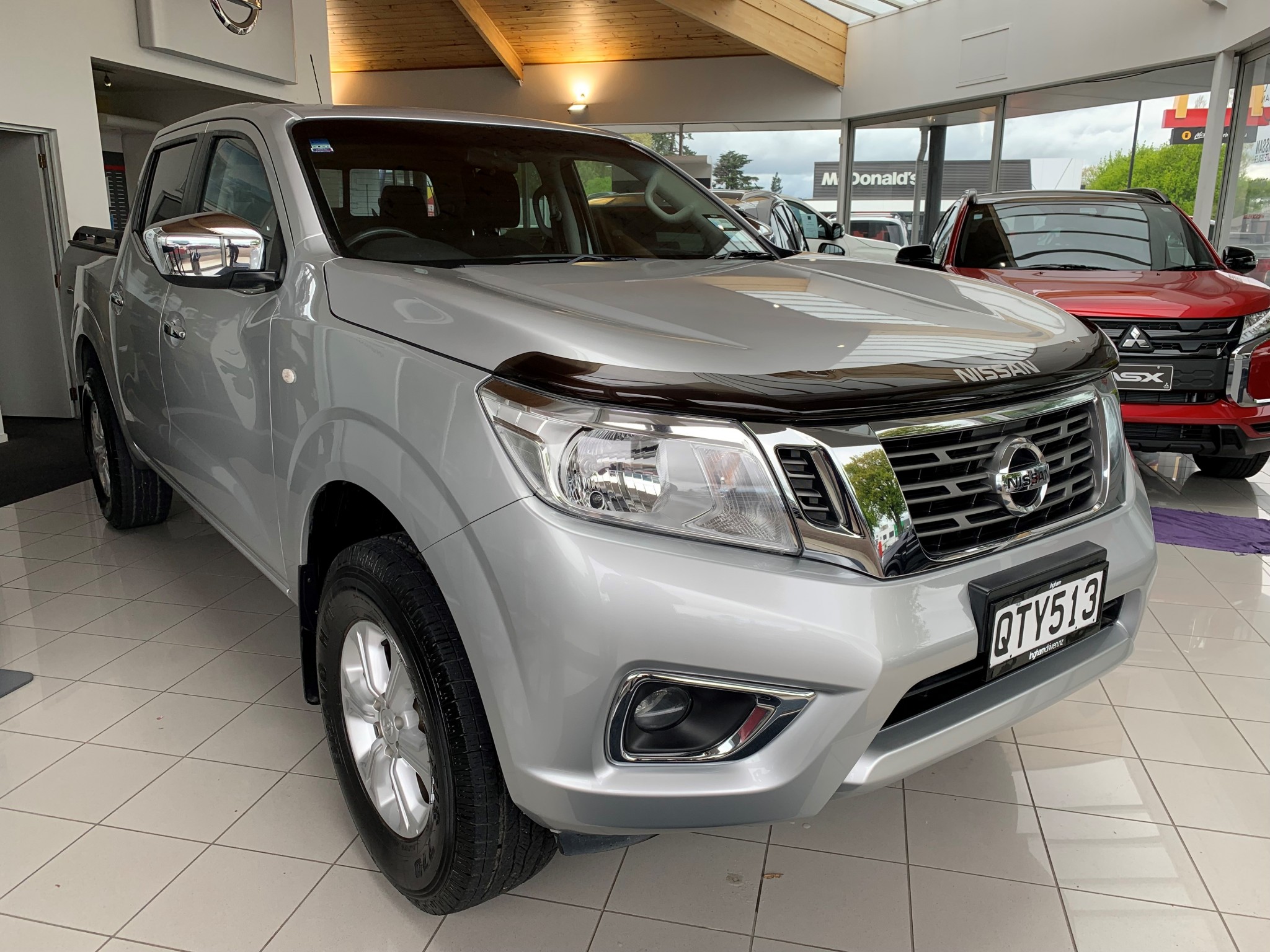 2017 Nissan Navara | RX 2.3D/6MT/UT/4DR/5 | 24789 | 1