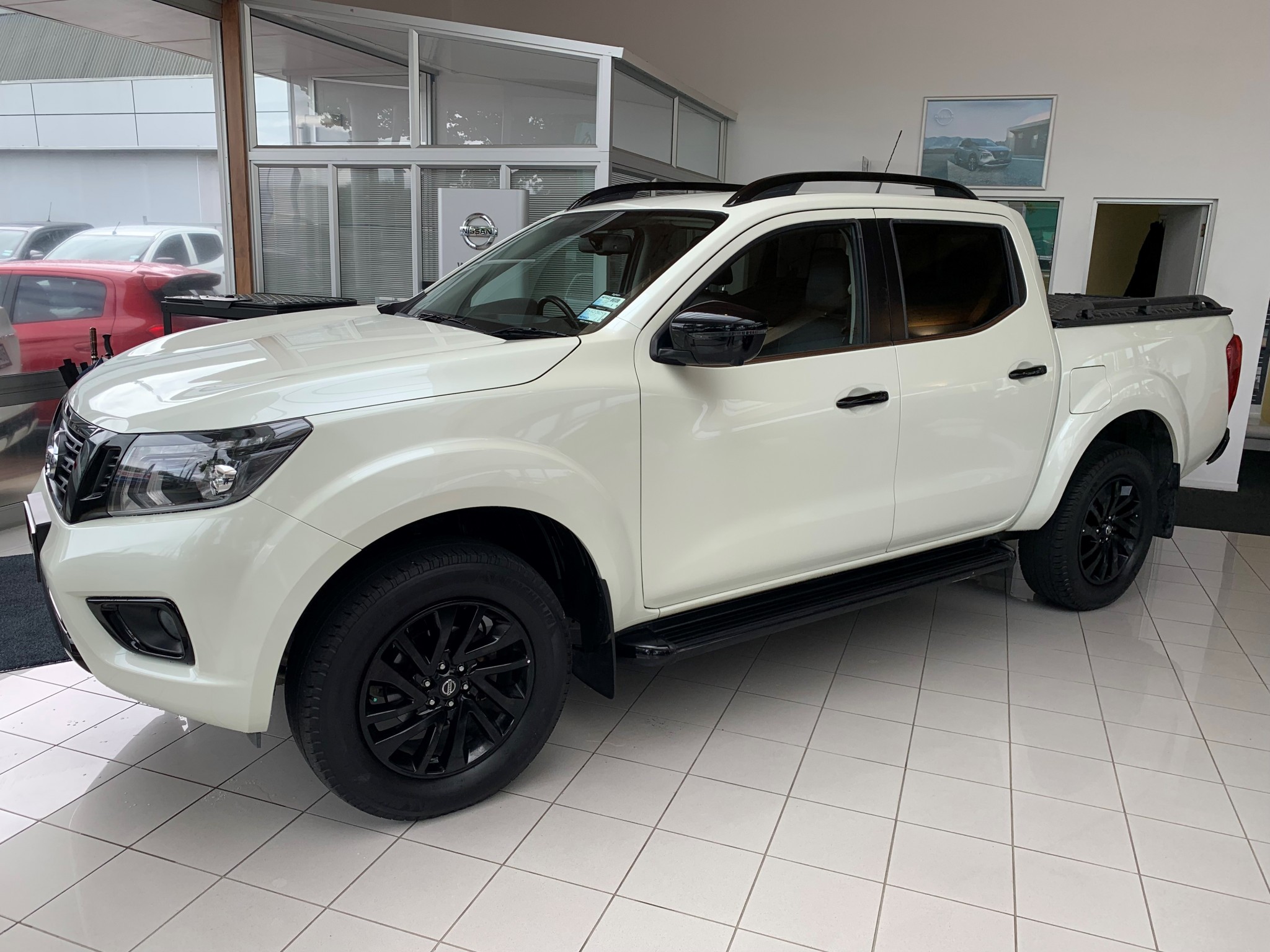 2020 Nissan Navara | ST-X 2.3D/7AM/UT/4DR | 24856 | 3