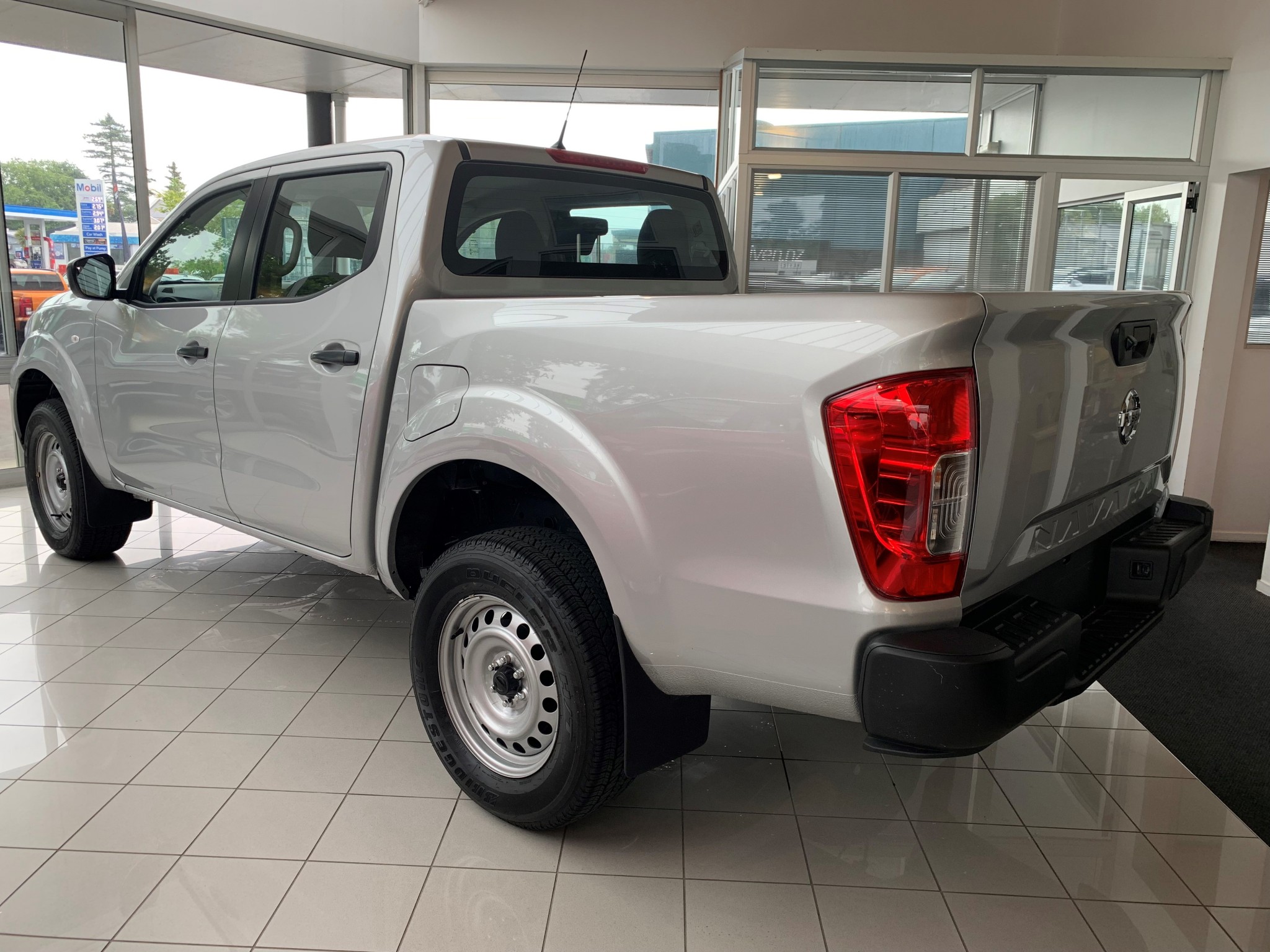 2024 Nissan Navara | SL 2WD D/C AUTO | 25200 | 2