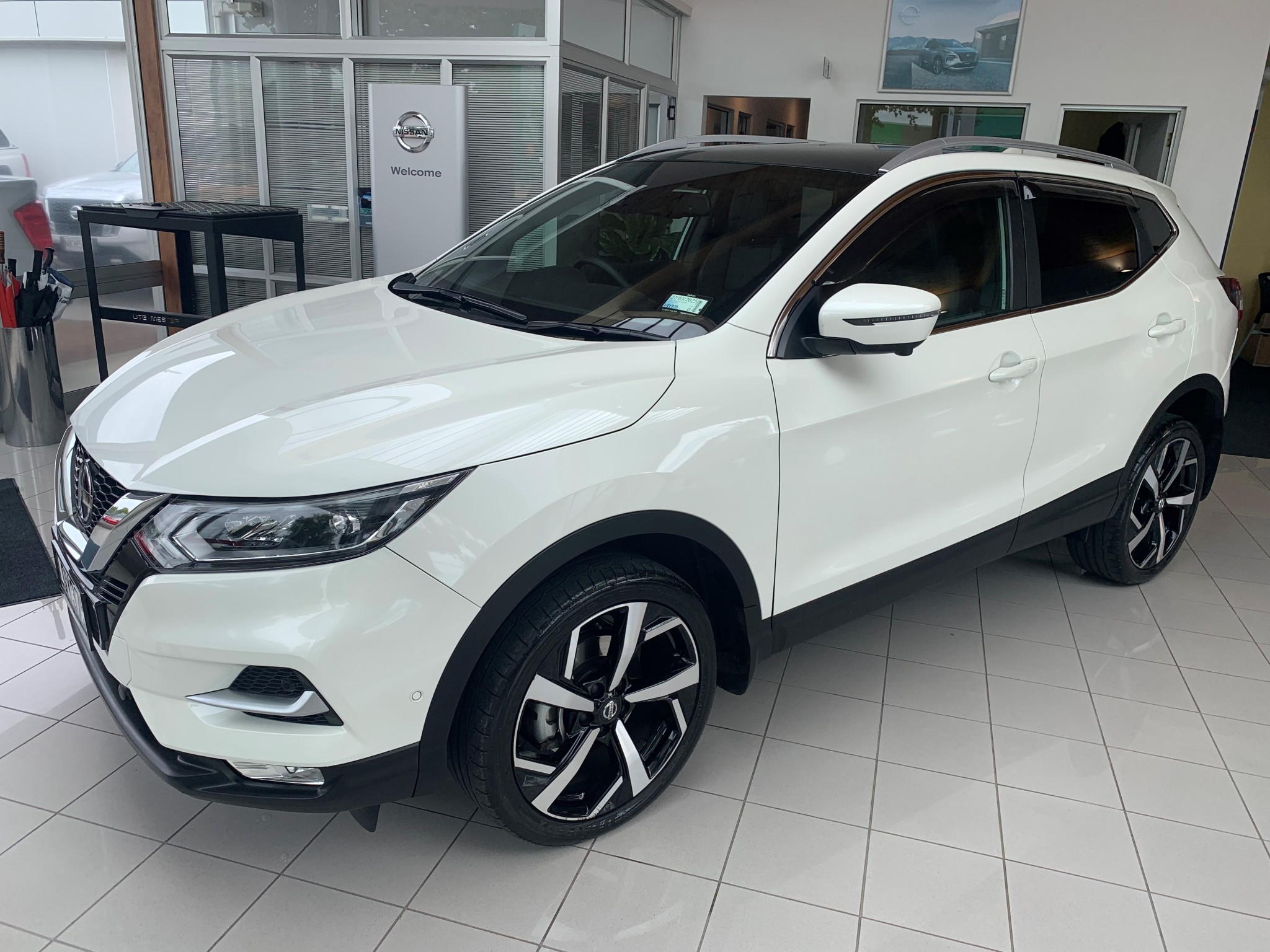 2018 Nissan Qashqai | TI 2.0P/CVT | 25746 | 5