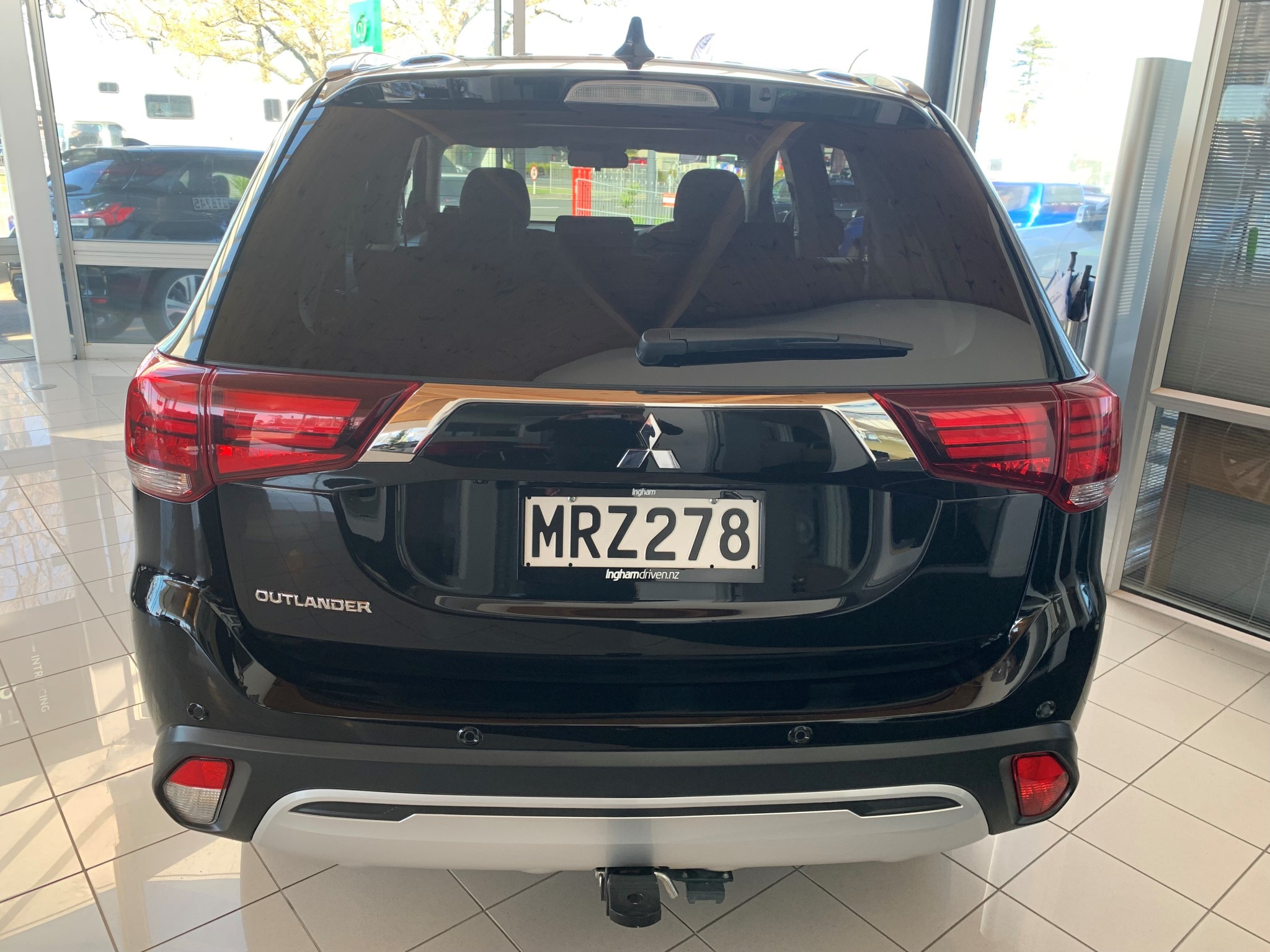 2020 Mitsubishi Outlander | LS 2.4P/CVT | 24526 | 2