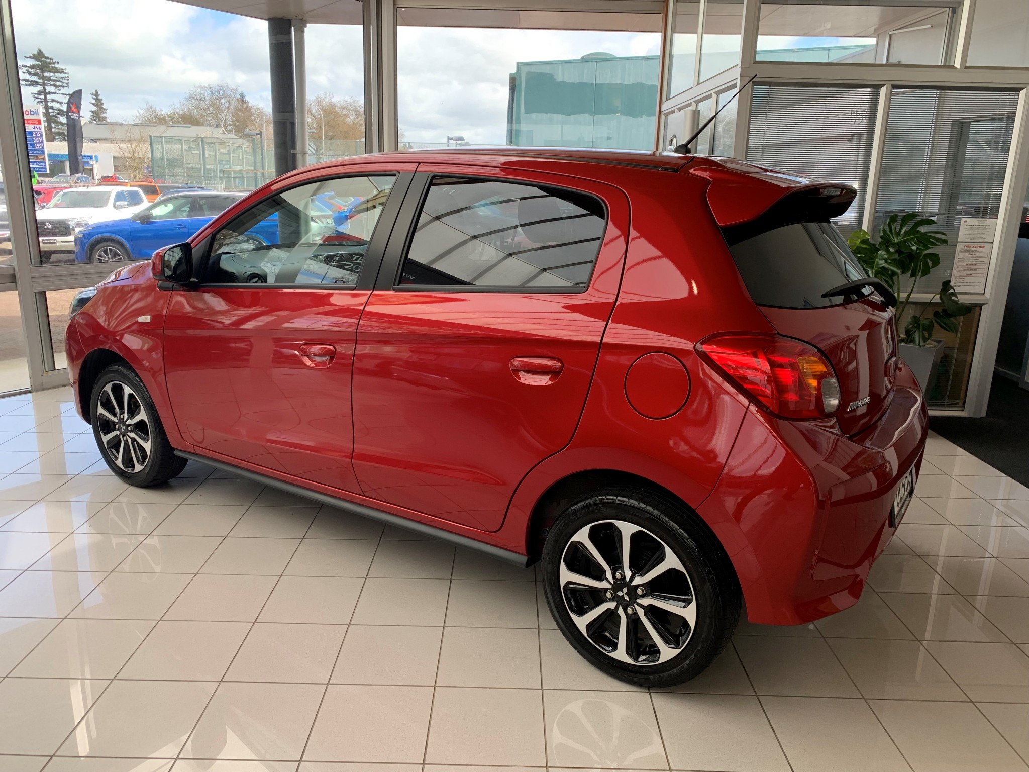 2023 Mitsubishi Mirage | XLS 1.2P/CVT | 24566 | 2