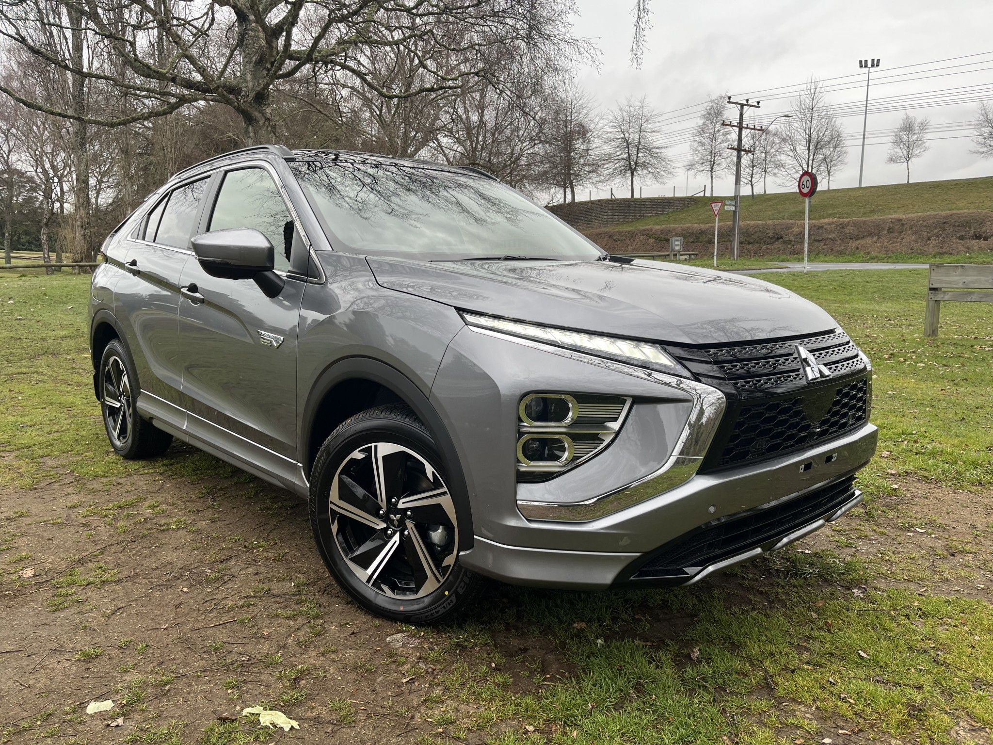 2024 Mitsubishi Eclipse Cross | VRX PHEV/4WD/AT | 18901 | 1