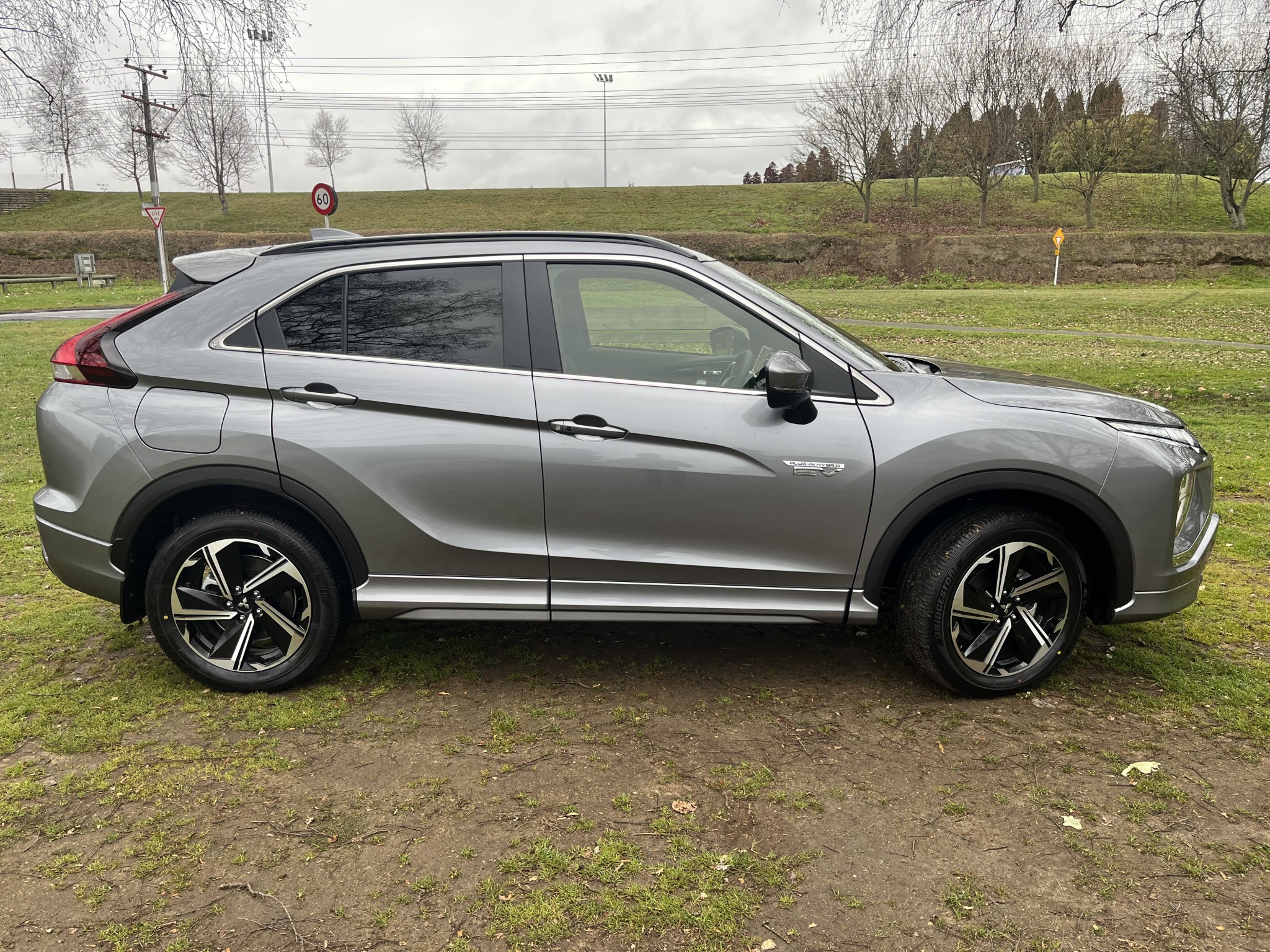 2024 Mitsubishi Eclipse Cross | VRX PHEV/4WD/AT | 18901 | 2