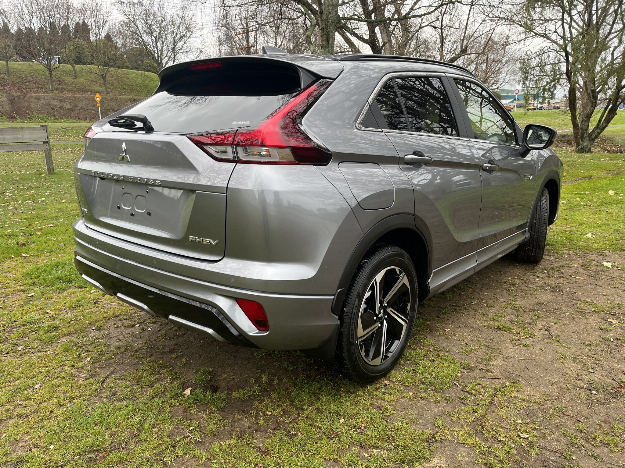 2024 Mitsubishi Eclipse Cross | VRX PHEV/4WD/AT | 18901 | 3