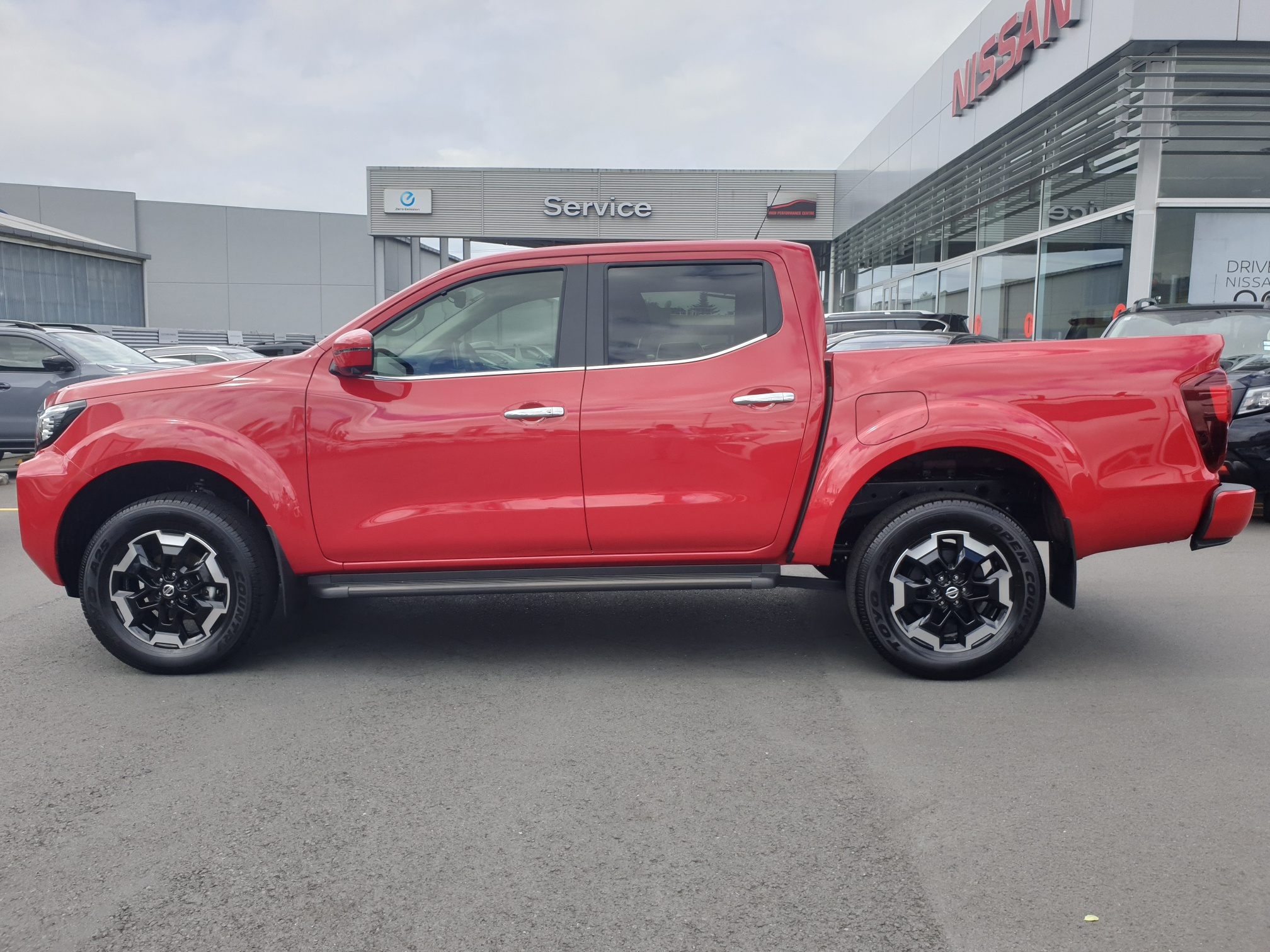 2024 Nissan Navara | ST-X 4WD/7AM | 22467 | 6