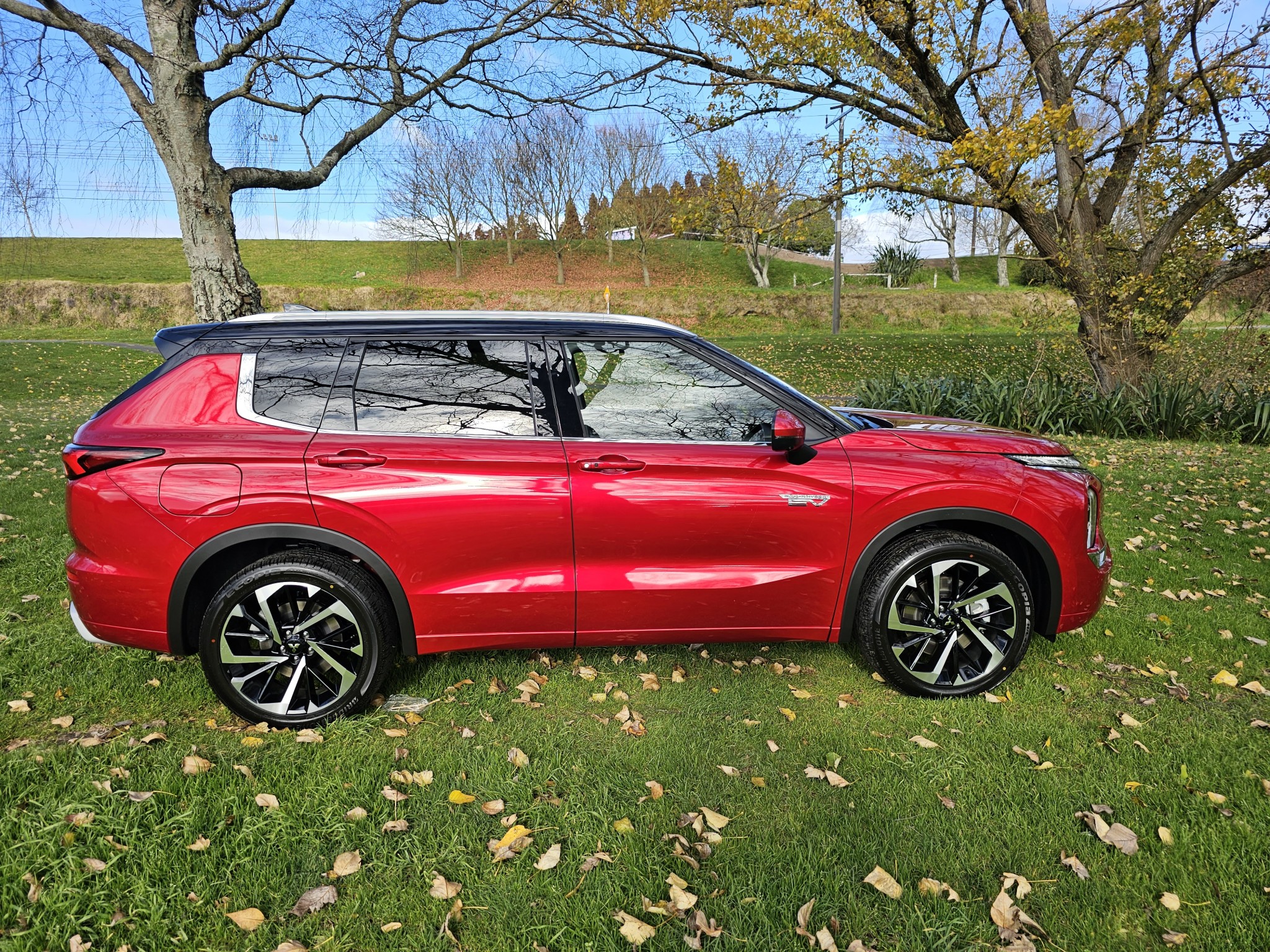 2024 Mitsubishi Outlander | EXCEED PHEV/4WD/AT | 21075 | 2