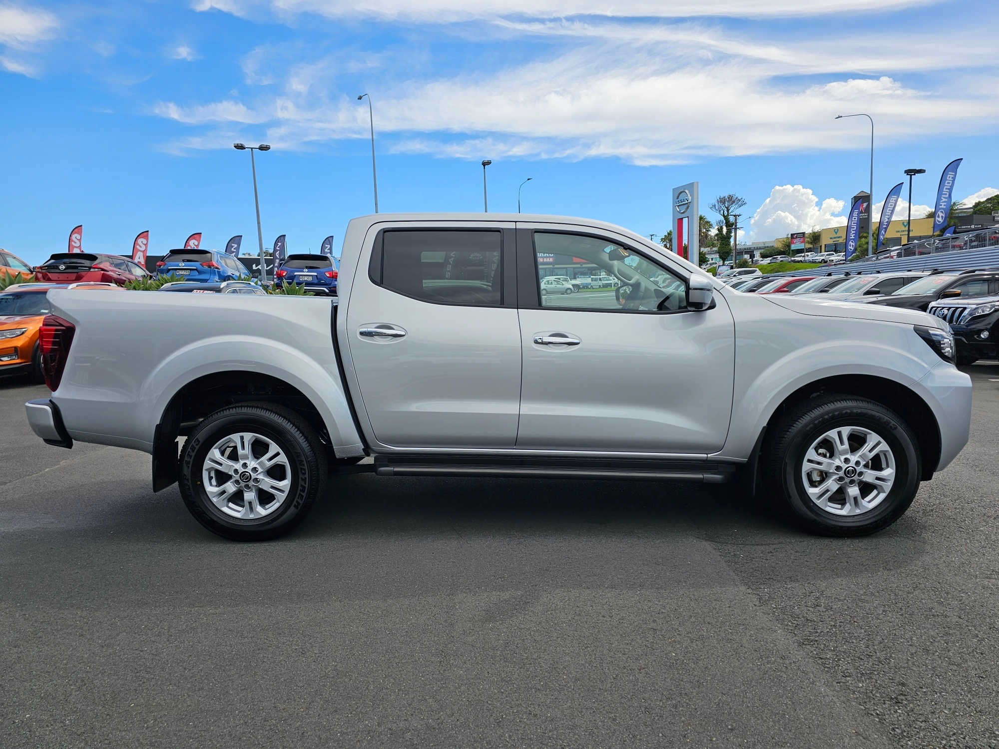 2024 Nissan Navara | ST 2WD/7AM | 22465 | 5