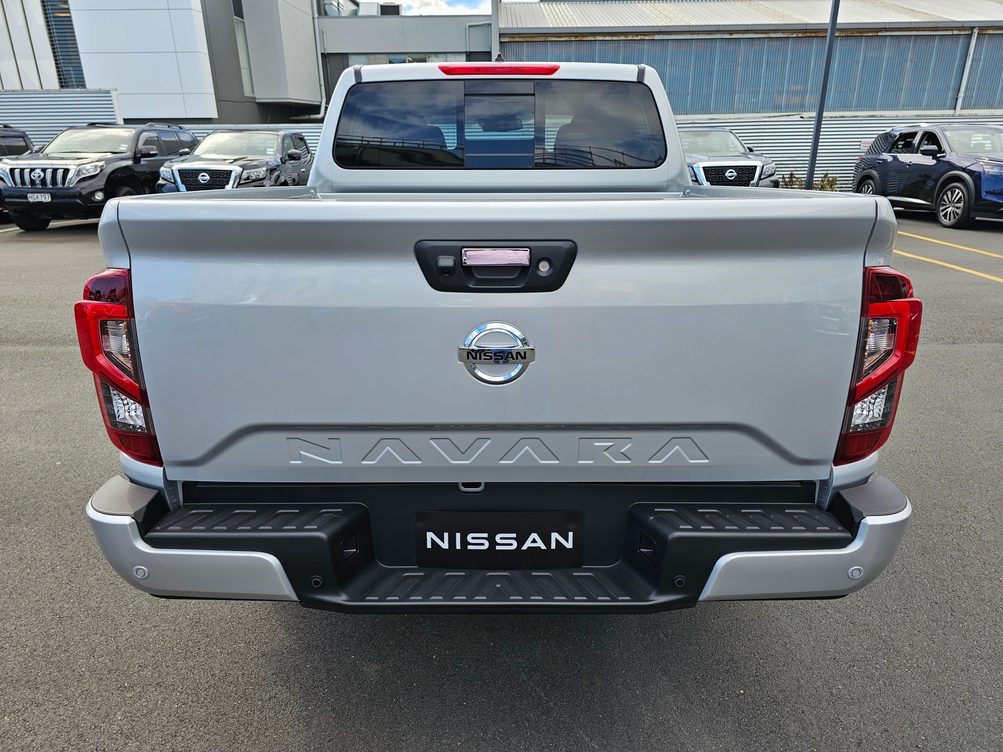 2024 Nissan Navara | ST 2WD/7AM | 22465 | 7