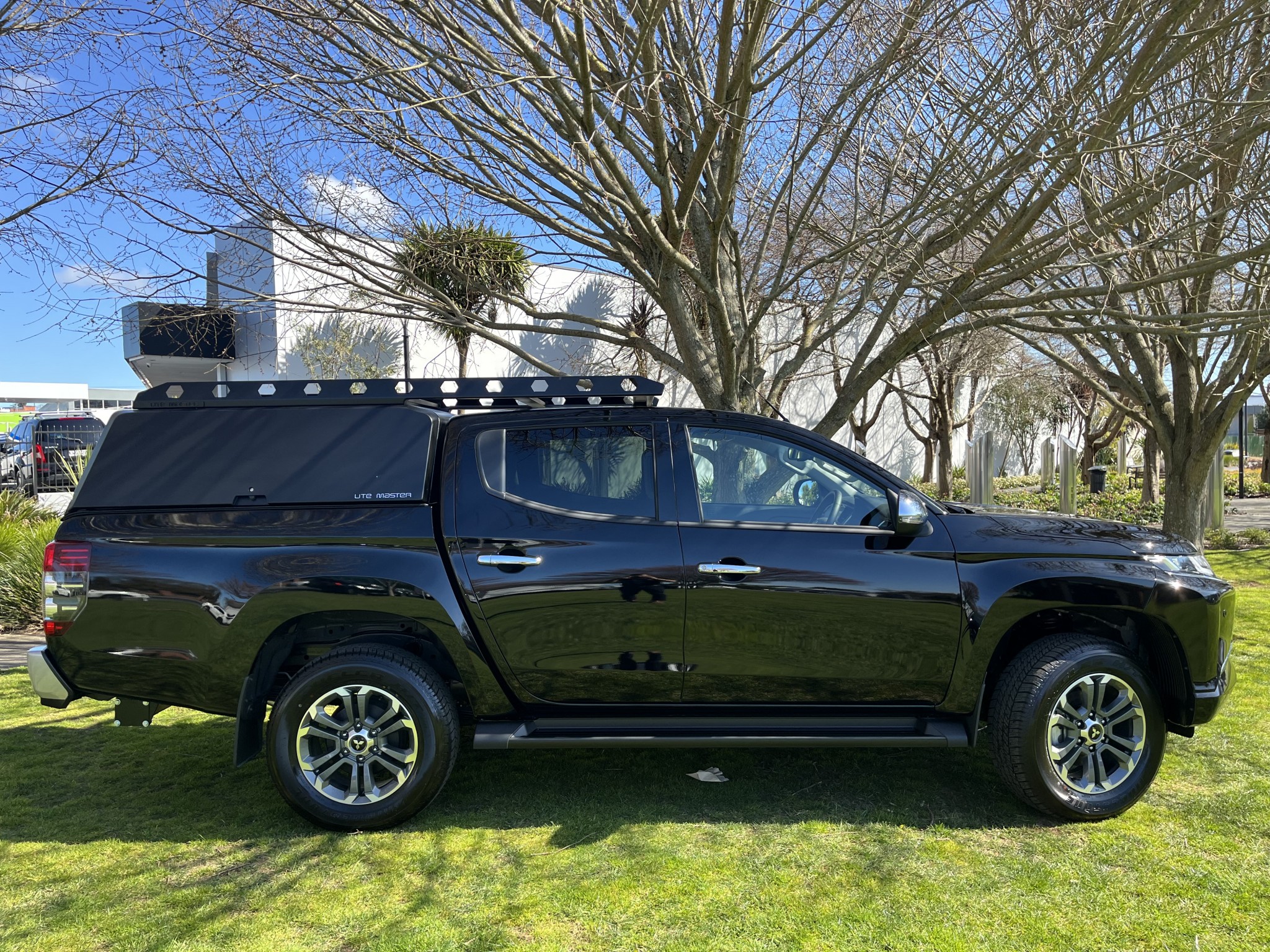 2024 Mitsubishi Triton | DC GLXR 6AT 2.4D/4WD AUTO 4X4 | 21677 | 3