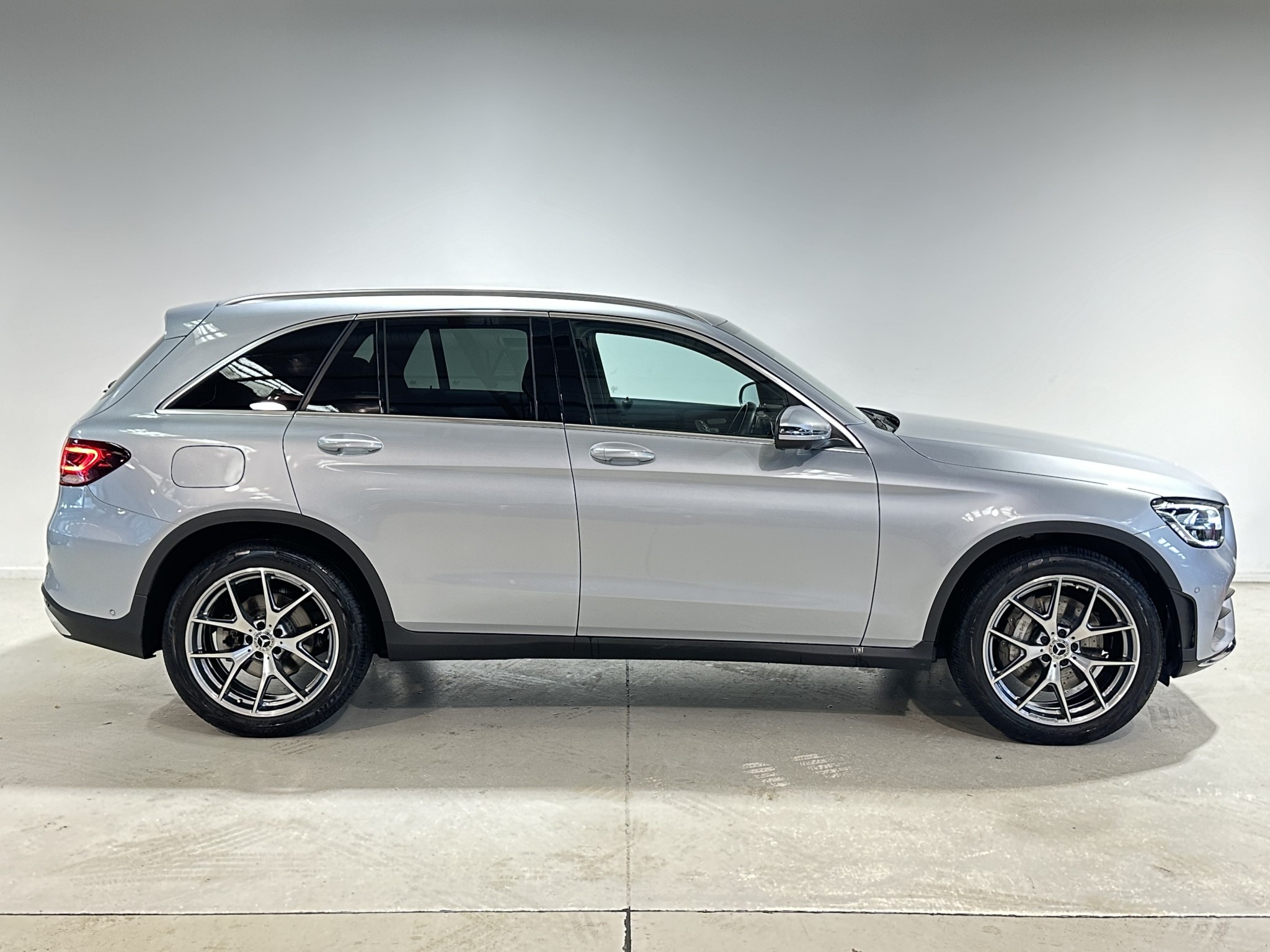 2023 Mercedes-Benz GLC 200 | GLC200 2.0P/9AT | 23604 | 2