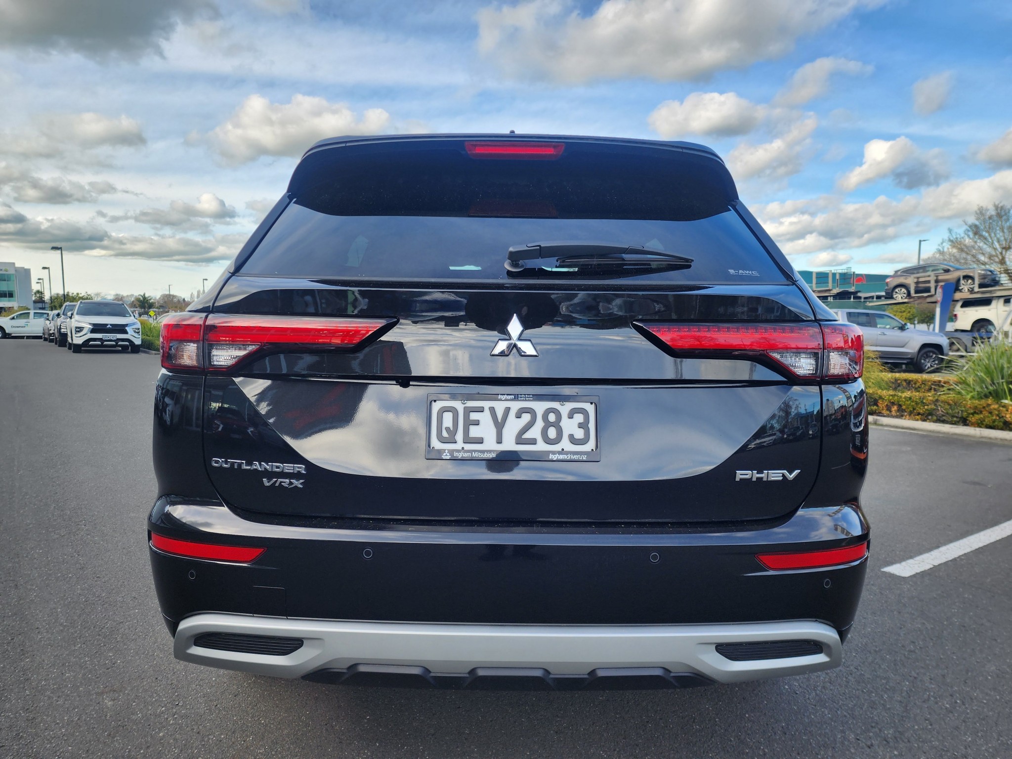 2023 Mitsubishi Outlander | VRX PHEV 4WD 7 Seat PLUG IN HYBRID SUV | 21727 | 7