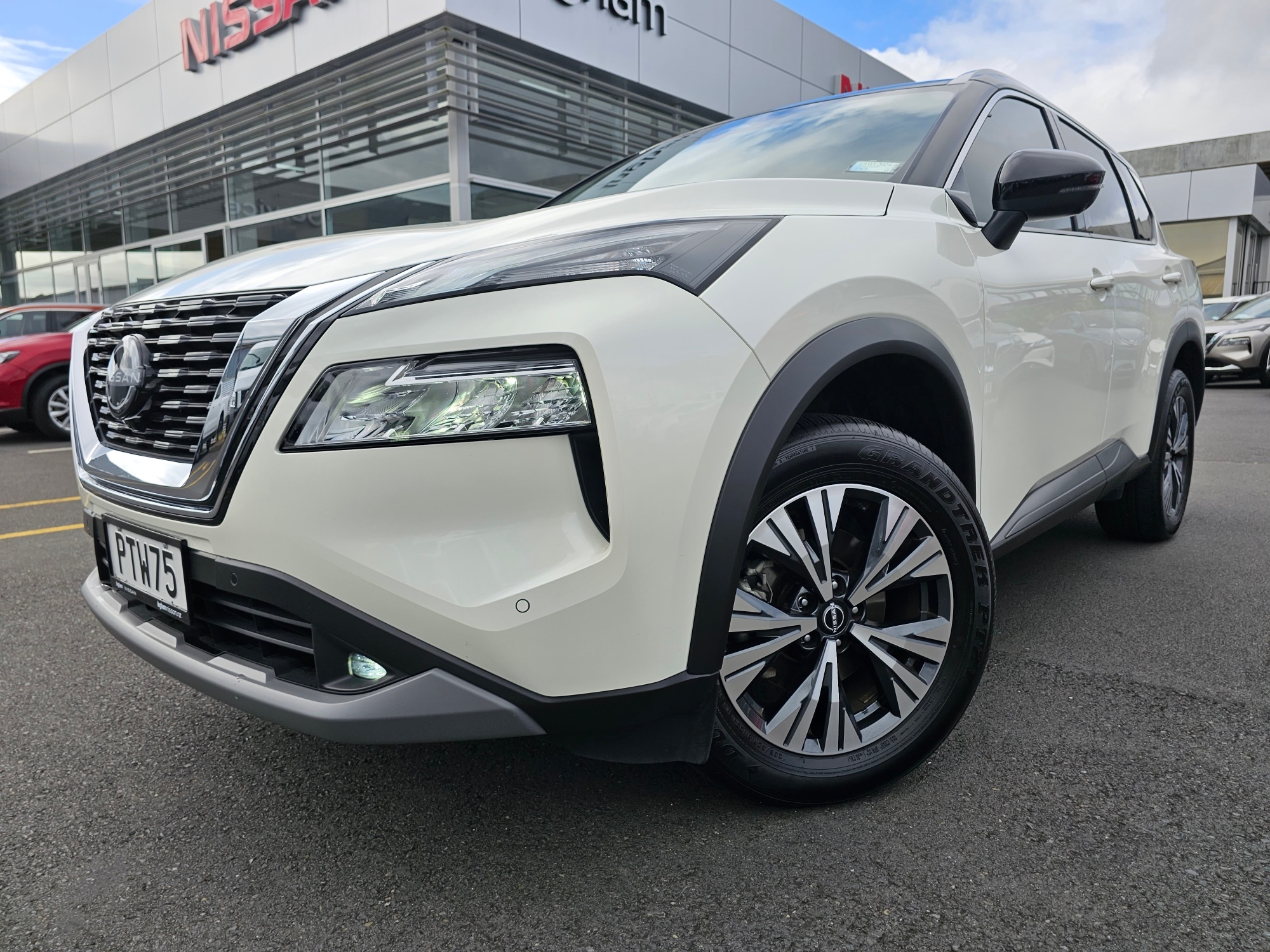 2023 Nissan X-Trail | ST-L 2.5P/4WD/7SEATER | 21736 | 2