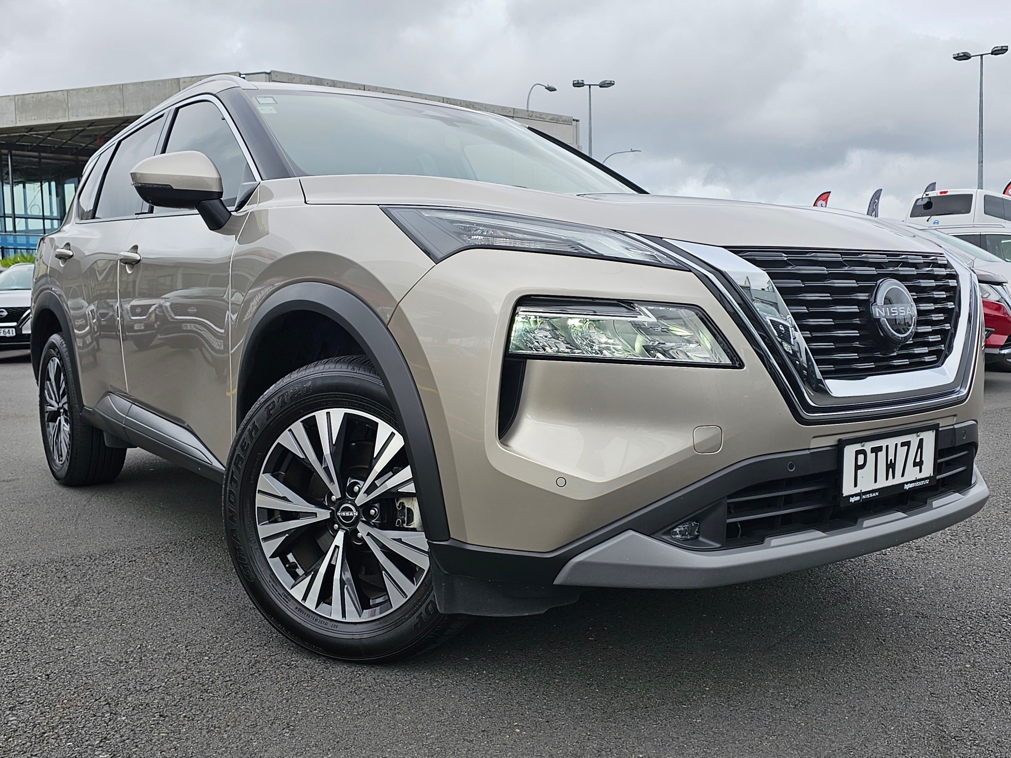 2023 Nissan X-Trail | ST-L 2.5P/4WD/7SEATER | 21737 | 4