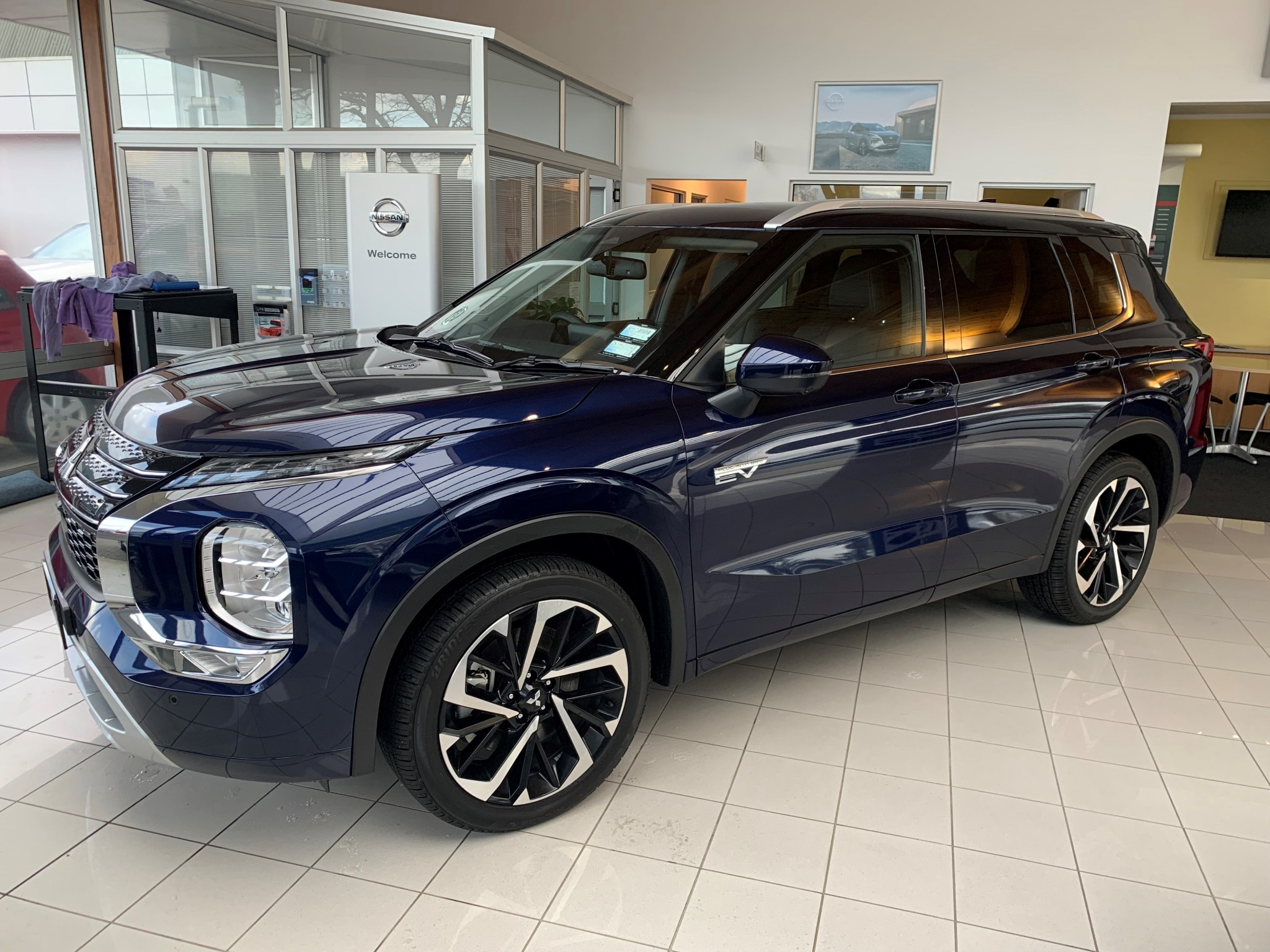 2023 Mitsubishi Outlander | VRX PHEV 4WD 7 Seats PLUG-IN HYBRID SUV | 21876 | 5