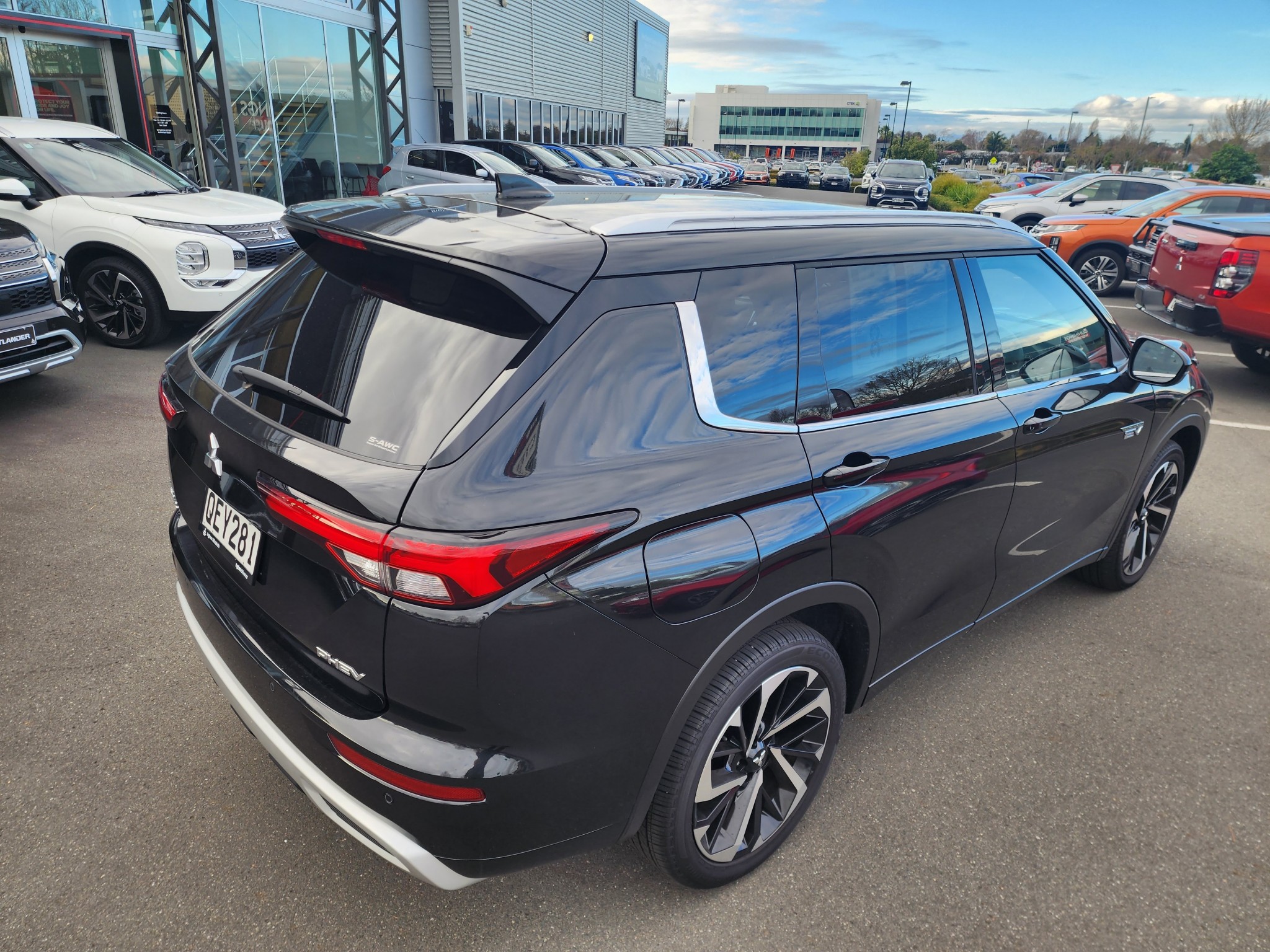 2023 Mitsubishi Outlander | VRX PHEV 4WD 7 Seat | 21878 | 6