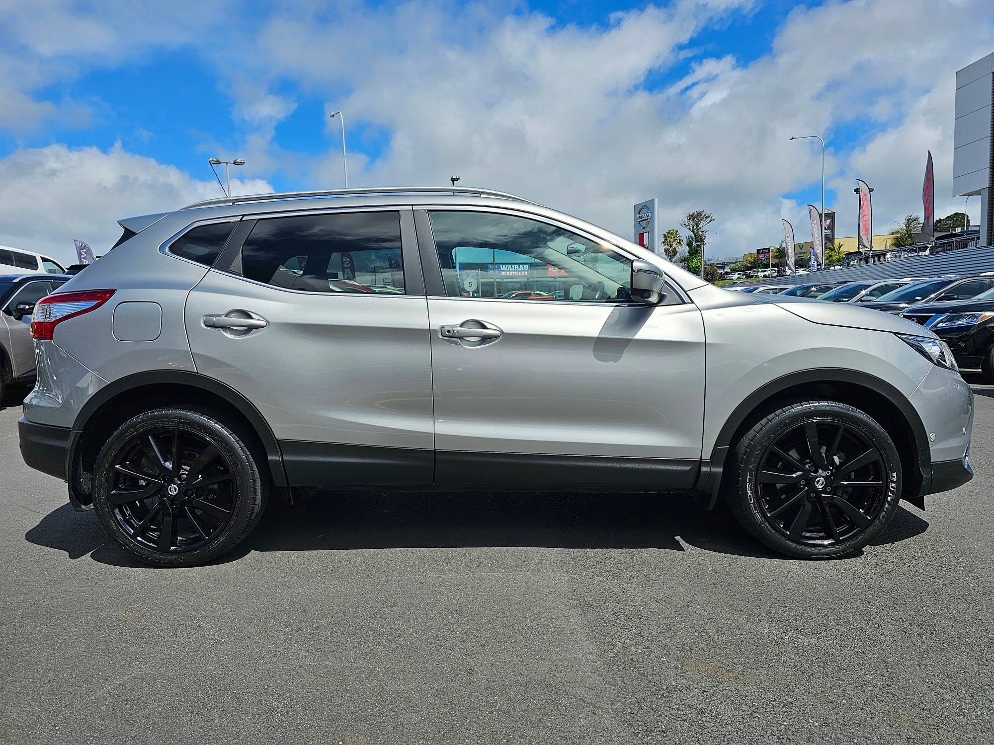 2015 Nissan Qashqai | TI 2.0P | 21903 | 5