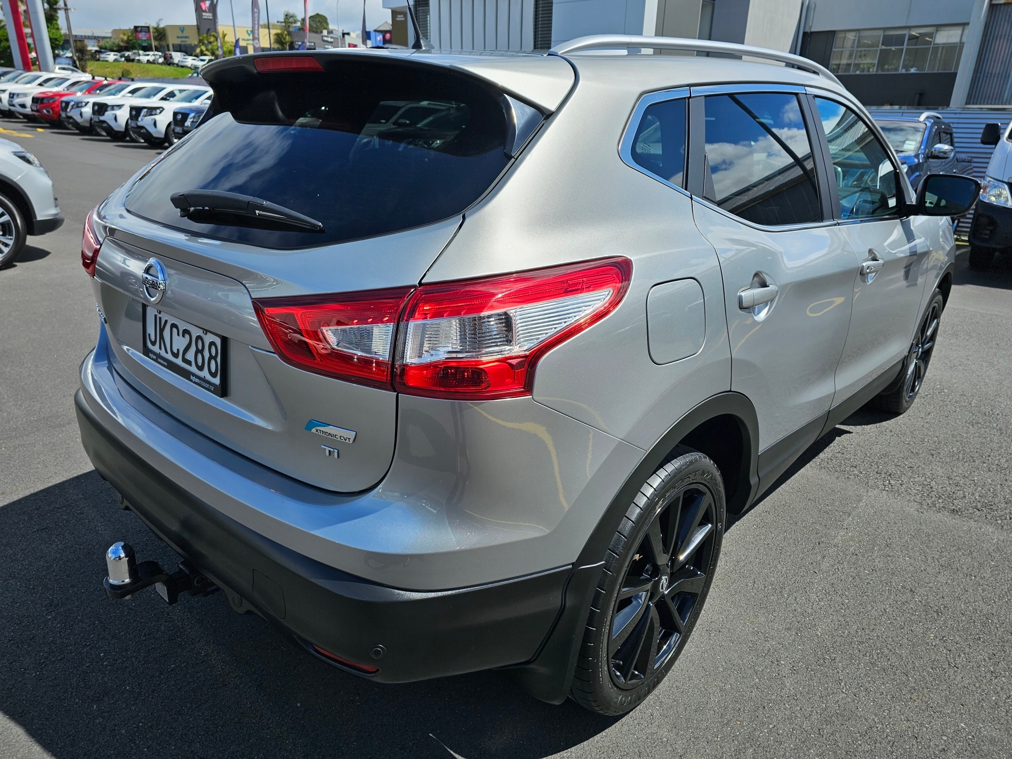 2015 Nissan Qashqai | TI 2.0P | 21903 | 6