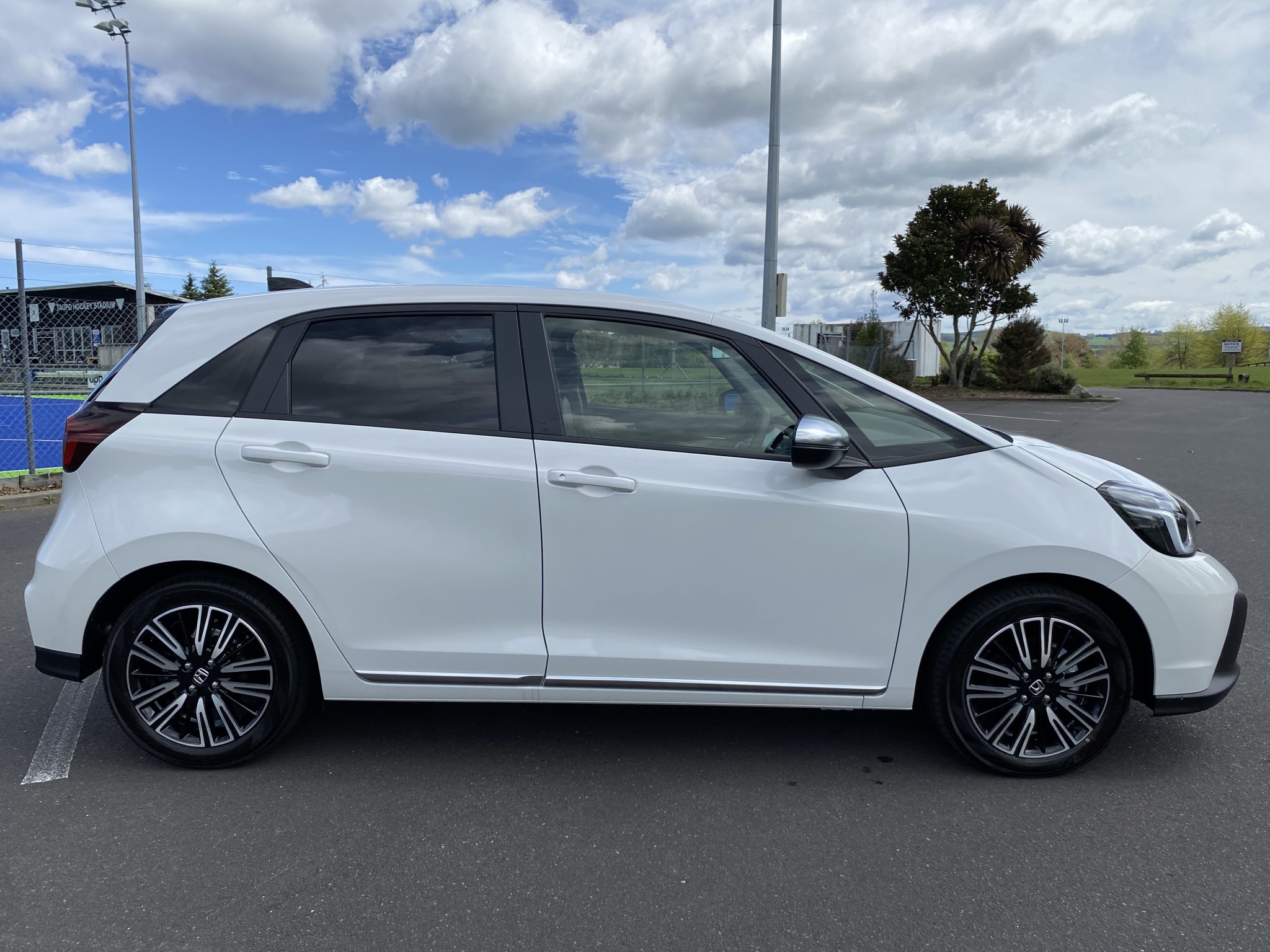 2024 Honda Jazz | E:HEV LUXE SPORT 1.5 | 22002 | 2