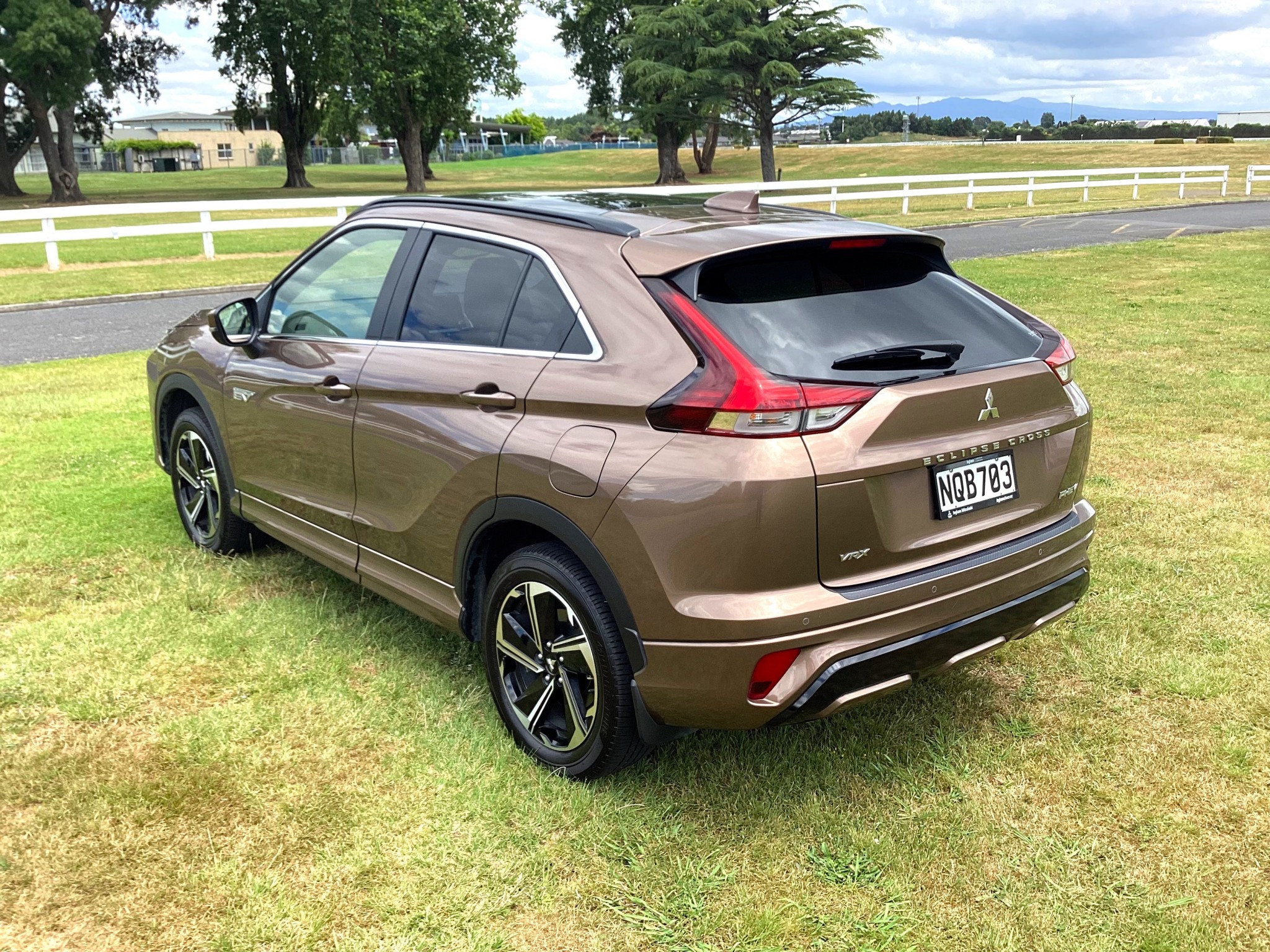 2021 Mitsubishi Eclipse Cross | VRX, PHEV,4WD, Automatic, SUV. | 22346 | 4