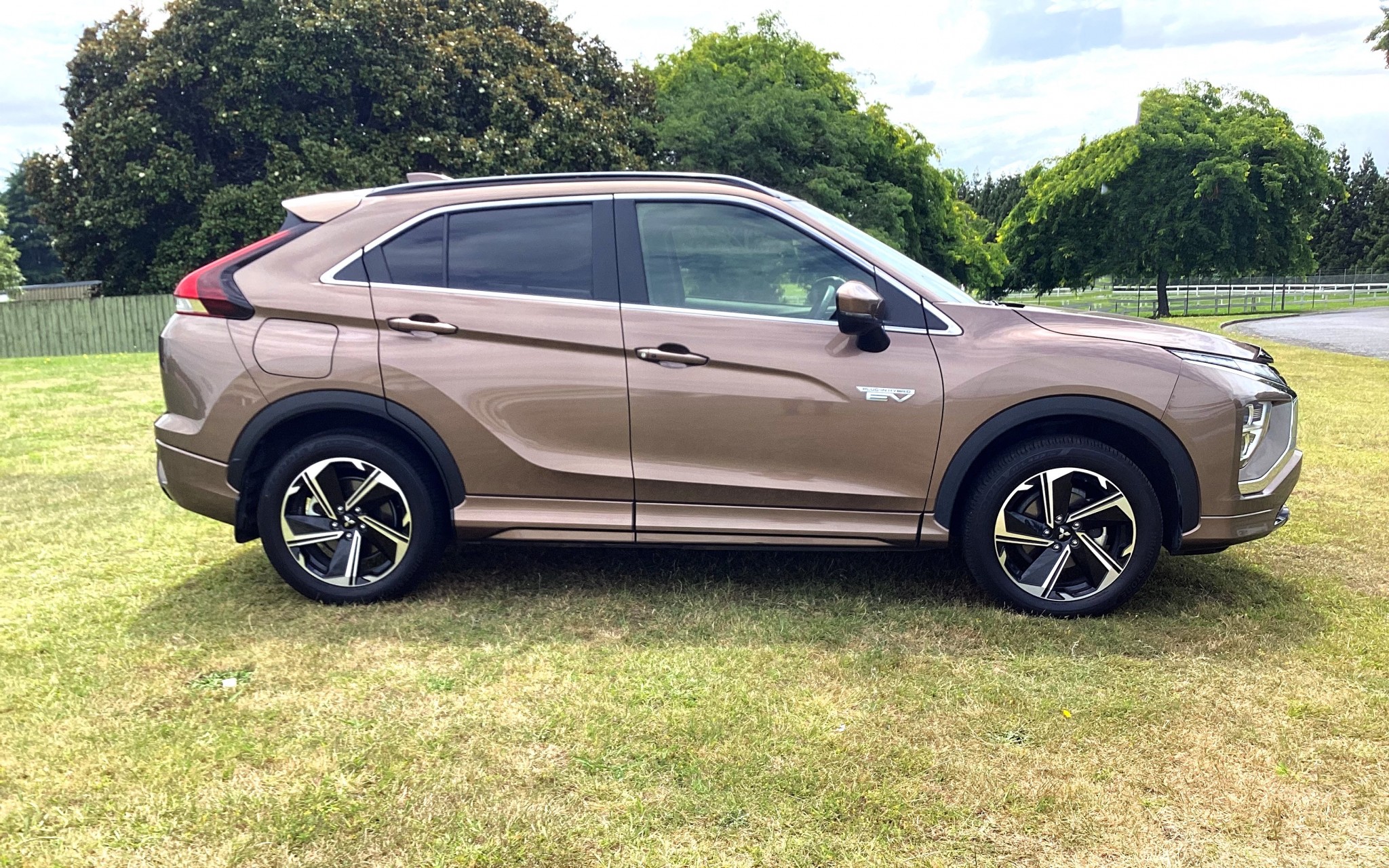 2021 Mitsubishi Eclipse Cross | VRX, PHEV,4WD, Automatic, SUV. | 22346 | 6