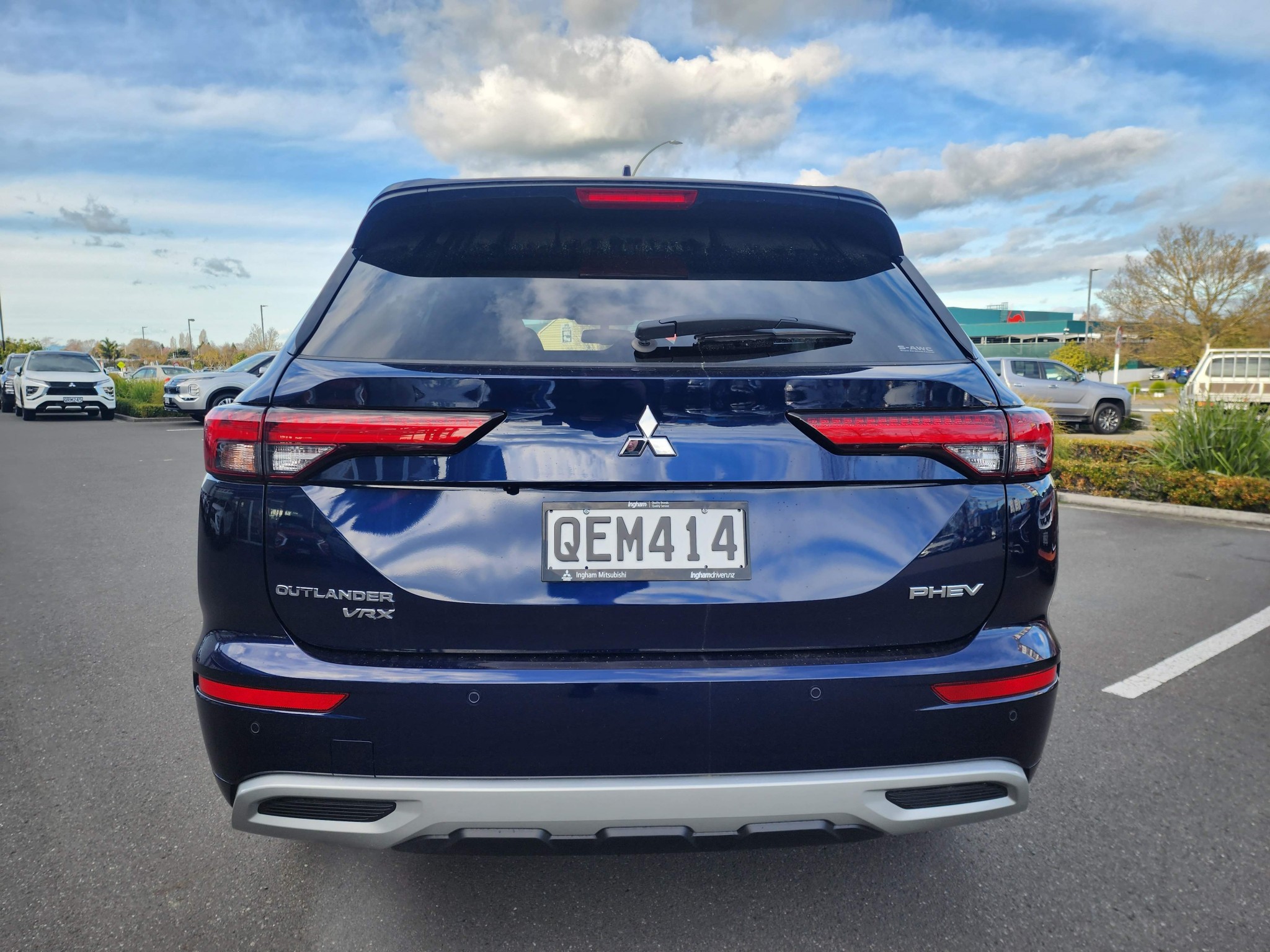 2023 Mitsubishi Outlander | VRX PHEV 4WD 7 Seats  | 22351 | 7