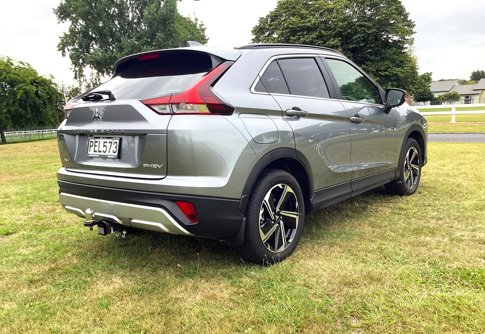 2022 Mitsubishi Eclipse Cross | XLS, Plug-in Hybrid ,4WD, SUV. | 22436 | 6