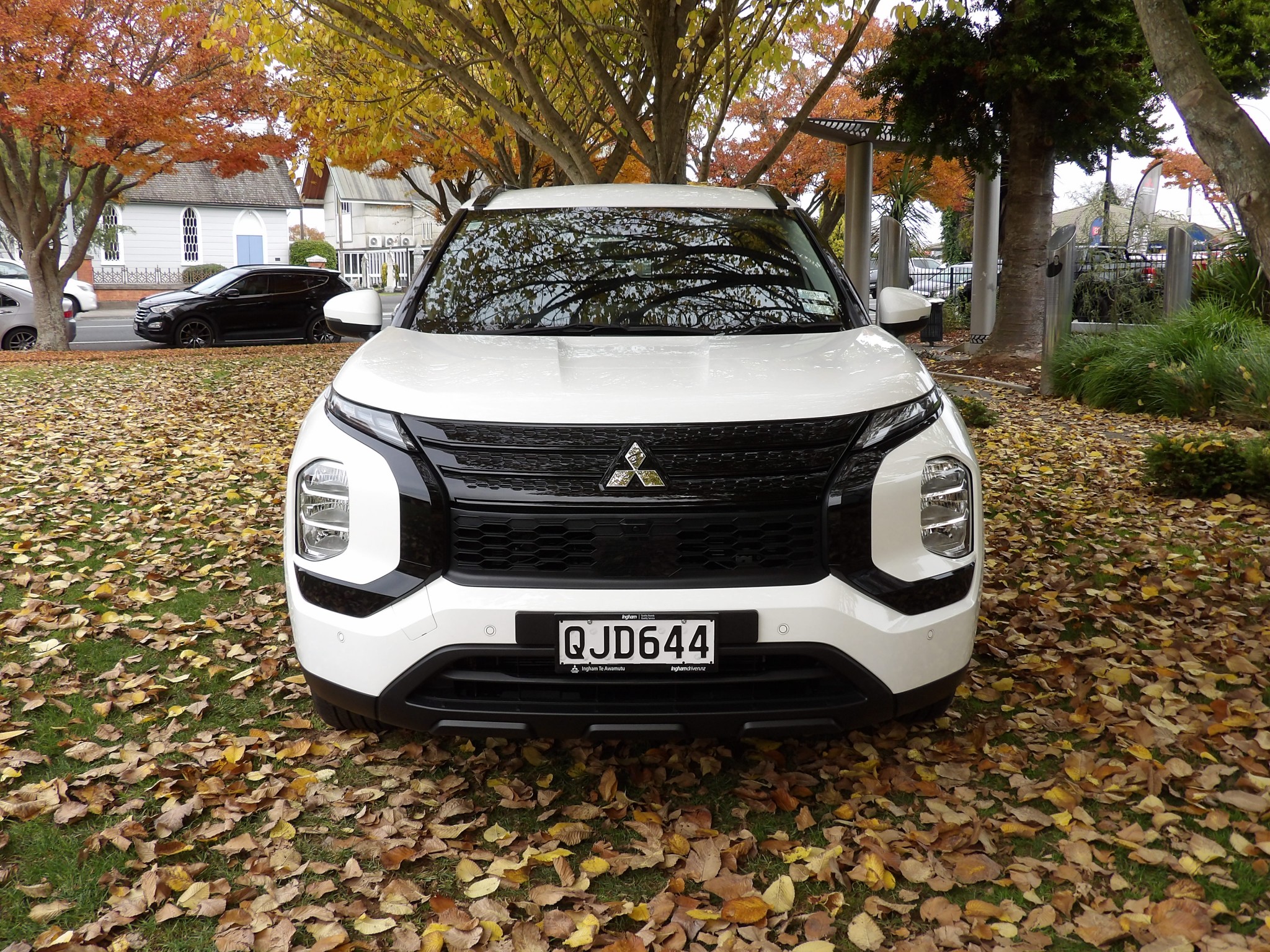 2023 Mitsubishi Outlander | LS PHEV/4WD/AT 5 SEAT Plug In Hybrid | 22521 | 2