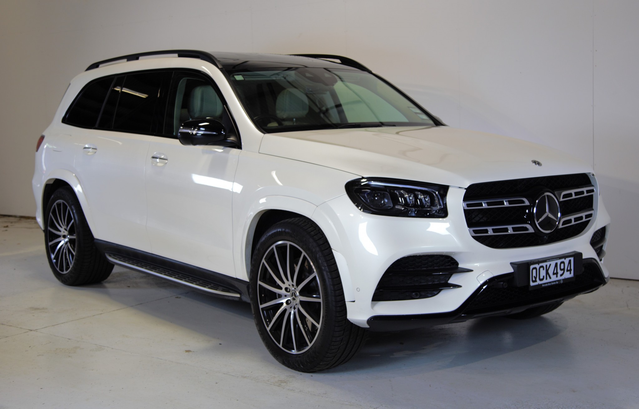 2023 Mercedes-Benz GLS 400 d | AMG Night Pack 22s Cream Leather | 22599 | 1