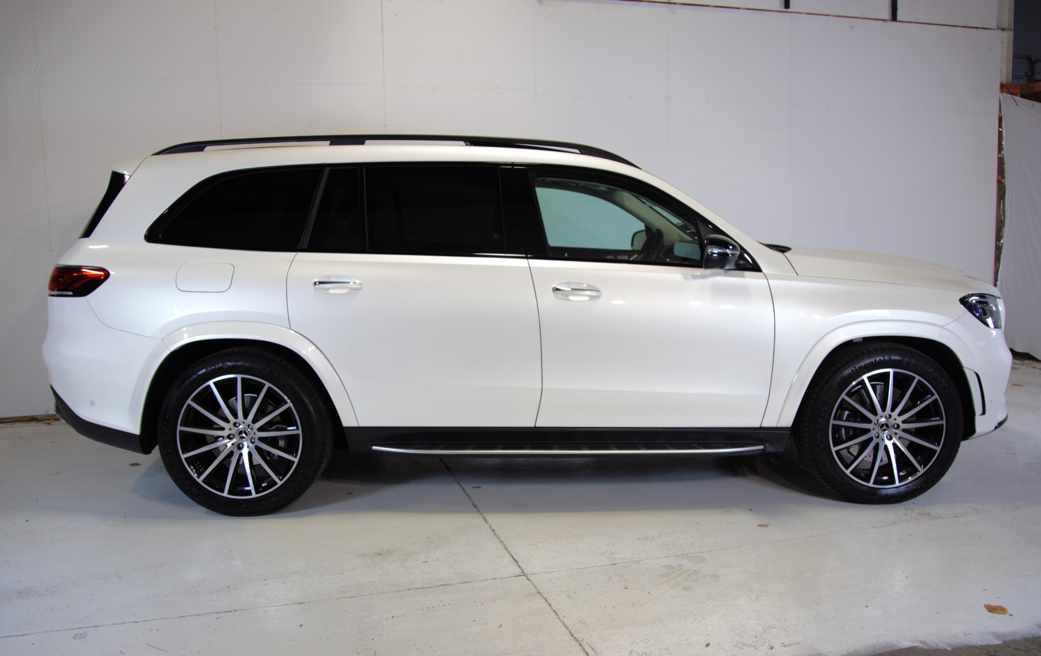 2023 Mercedes-Benz GLS 400 d | AMG Night Pack 22s Cream Leather | 22599 | 3