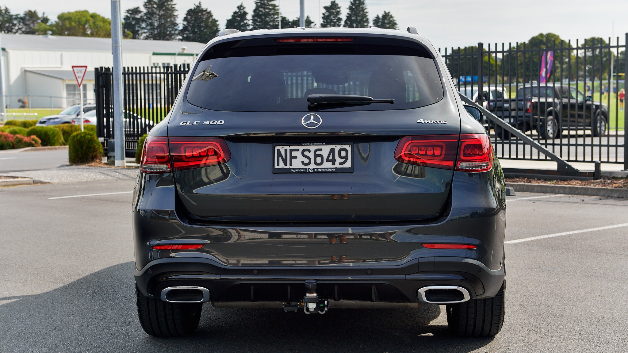 2021 Mercedes-Benz GLC 300 | 300 2.0P/4WD/9AT | 23110 | 6