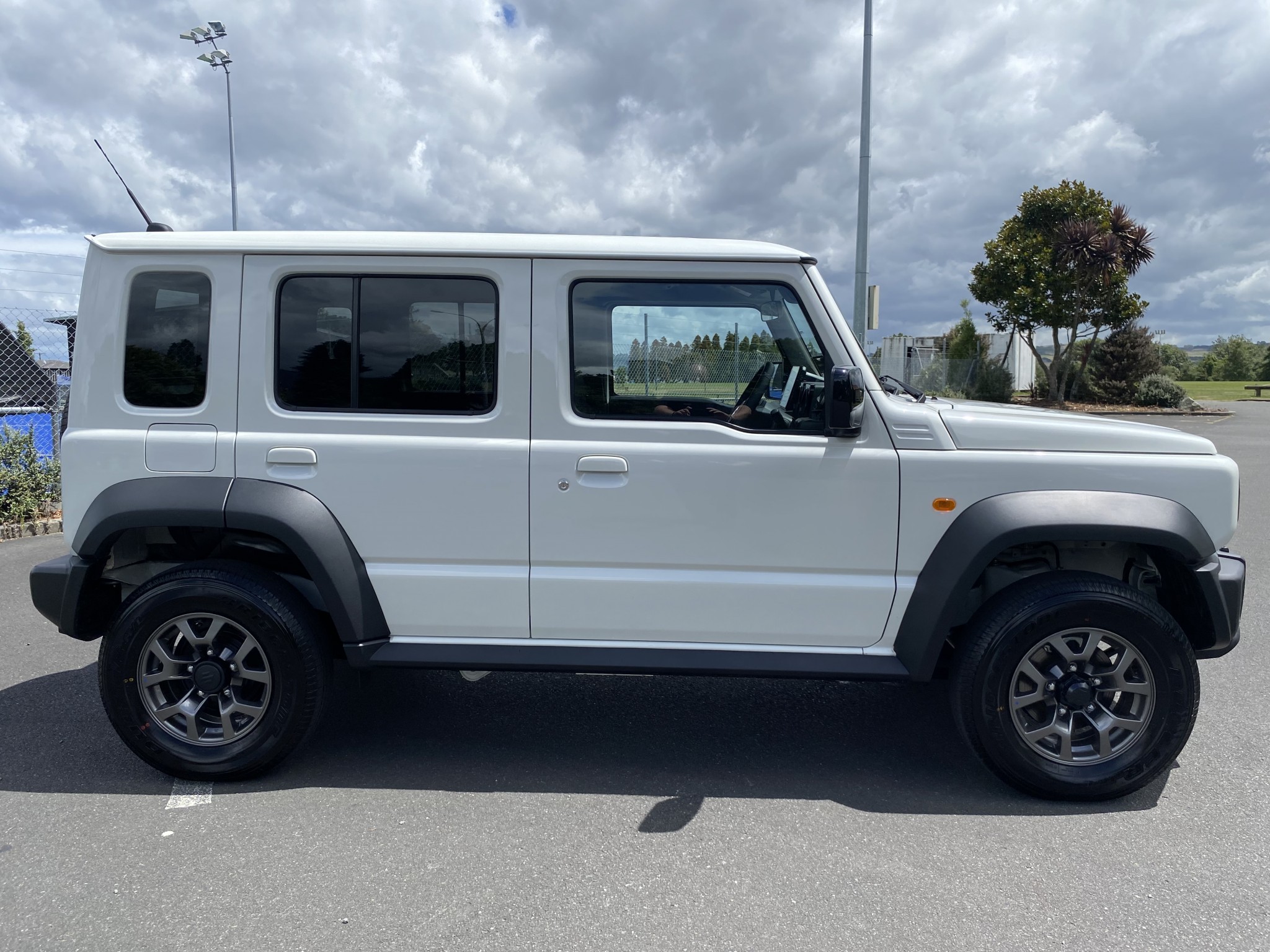 2024 Suzuki Jimny | 5-DOOR 1.5P/4WD/5MT | 22649 | 2