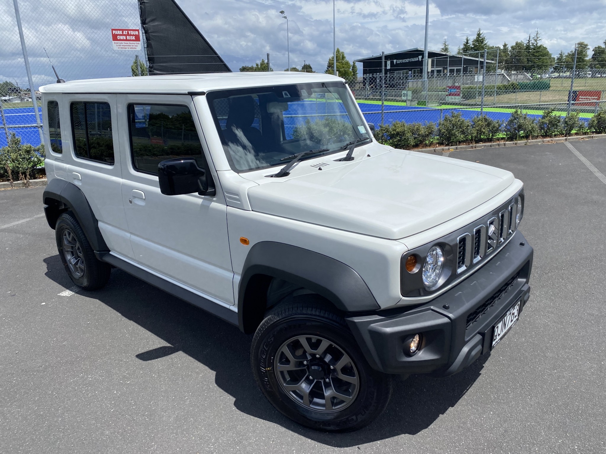 2024 Suzuki Jimny | 5-DOOR 1.5P/4WD/5MT | 22649 | 4