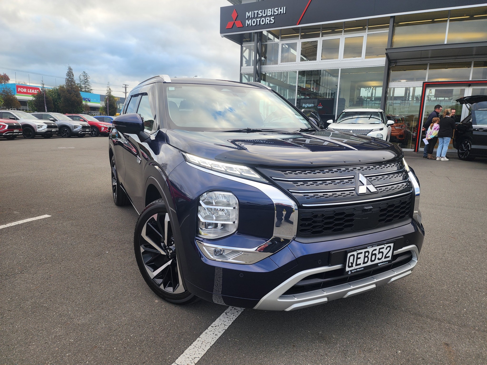 2023 Mitsubishi Outlander | VRX PHEV/4WD | 22718 | 1