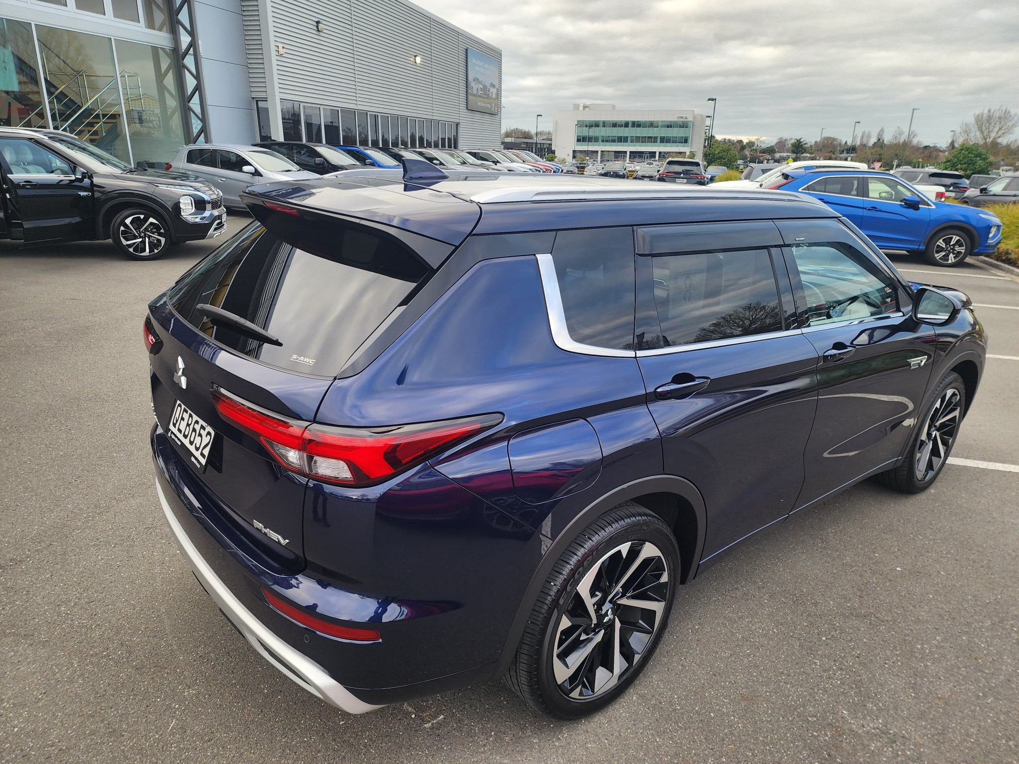 2023 Mitsubishi Outlander | VRX PHEV/4WD | 22718 | 5