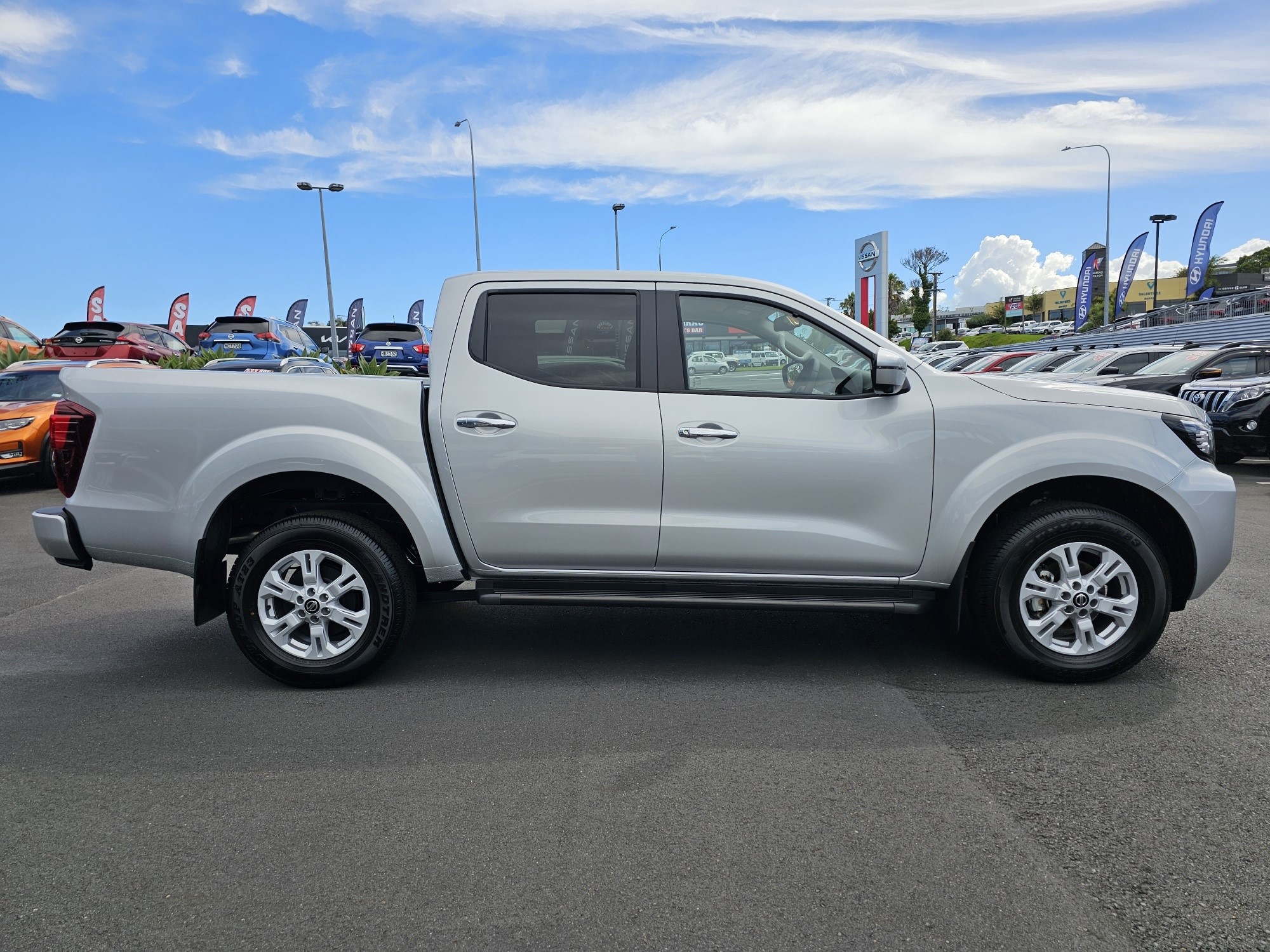 2024 Nissan Navara | ST 2WD/7AM | 22736 | 4