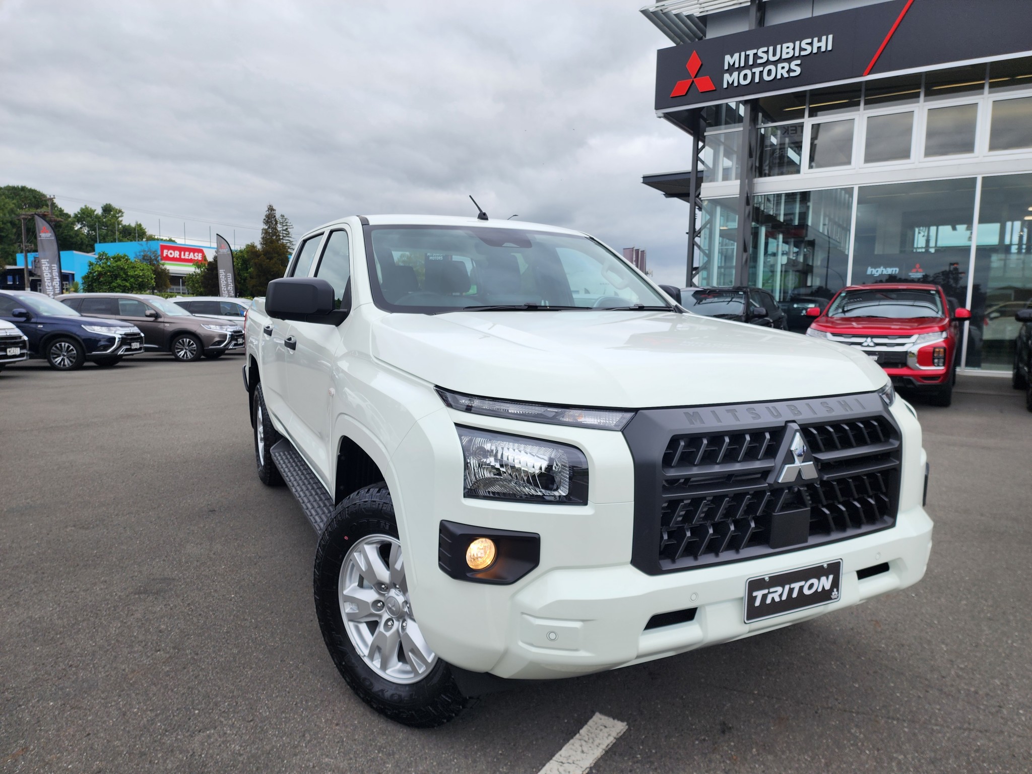 2024 Mitsubishi Triton | DC GLX 6AT 2.4DT | 22906 | 1