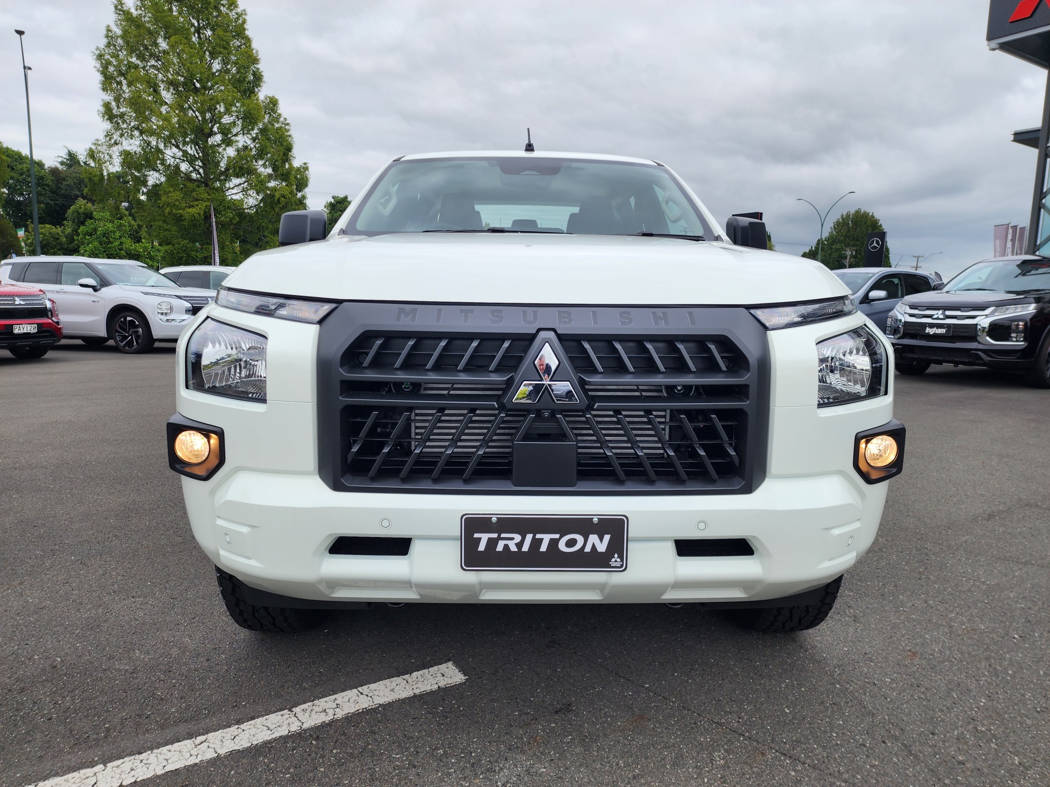 2024 Mitsubishi Triton | DC GLX 6AT 2.4DT | 22906 | 2